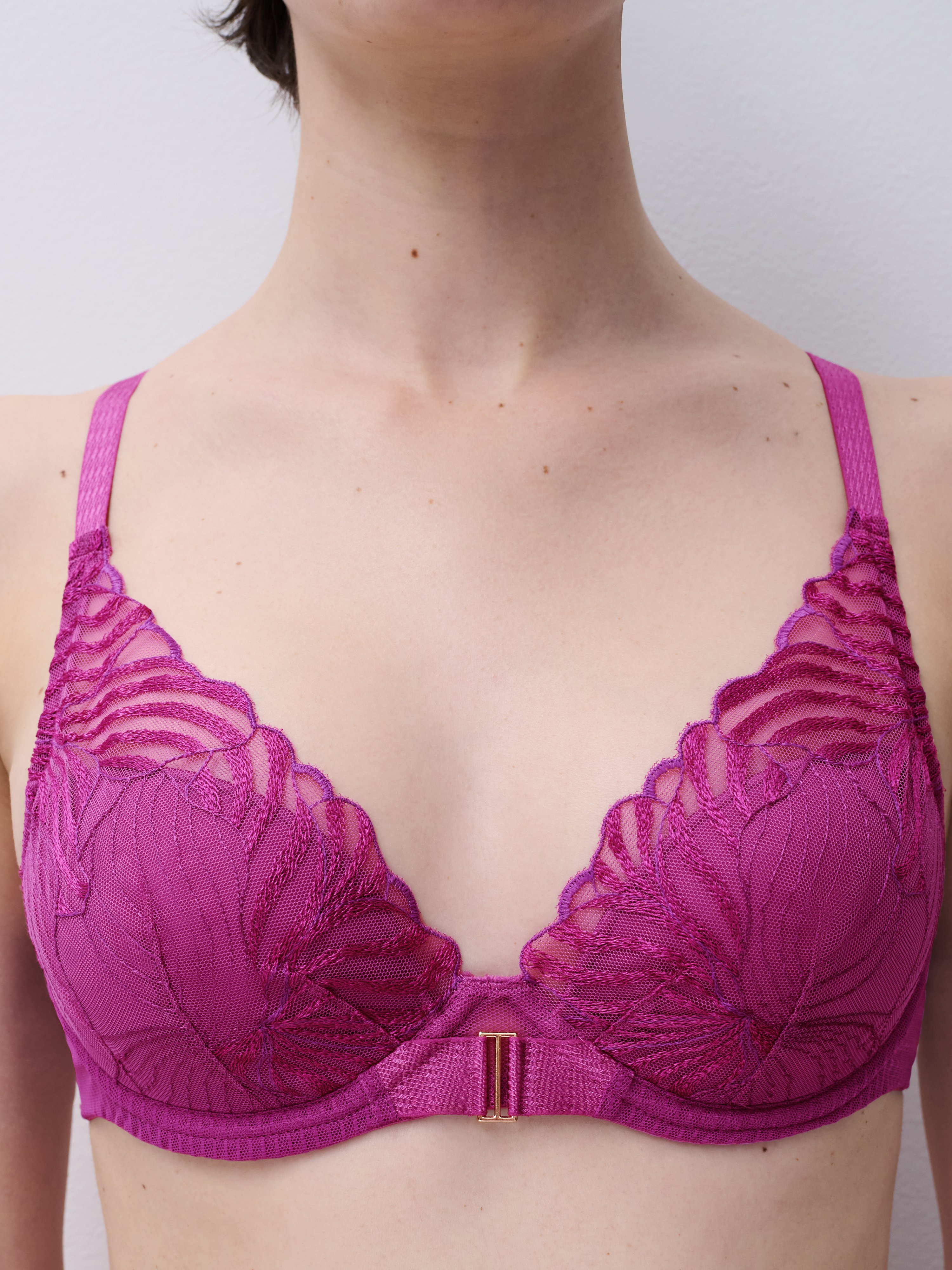 Plunging padded bra with embroidery CHANTELLE Pink