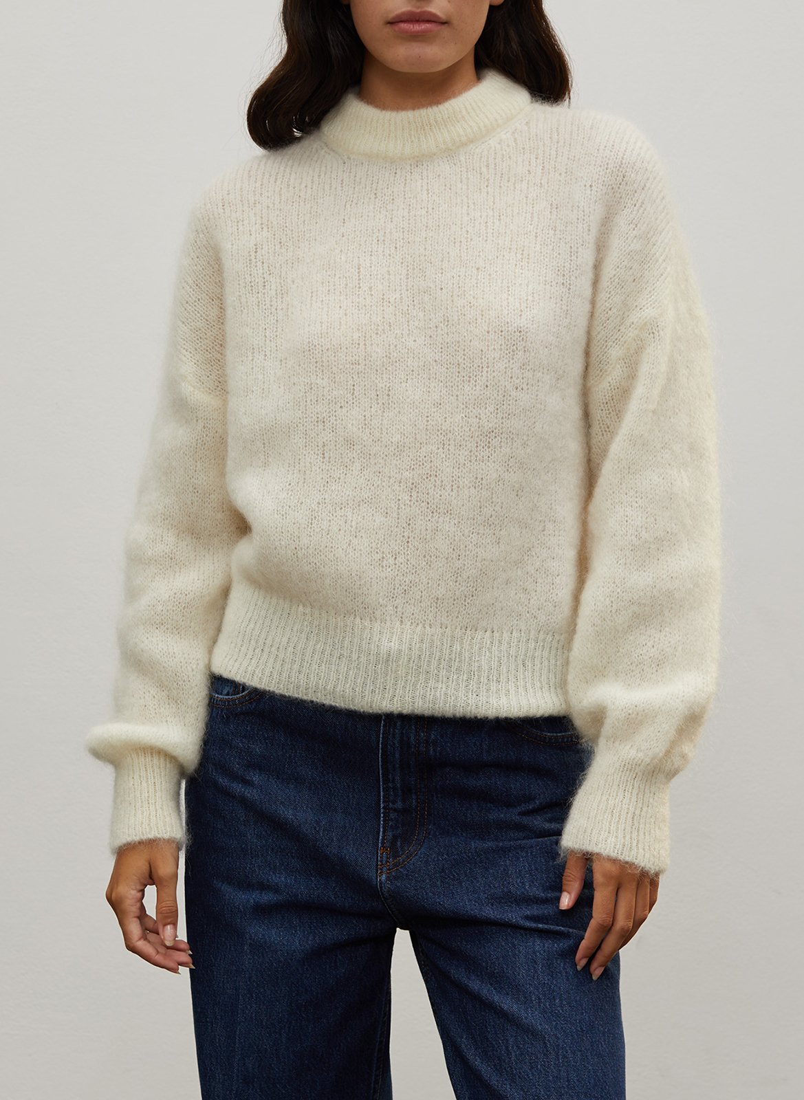Caissa - Wollstrickpullover mit V-Ausschnitt und Details SURPRISE