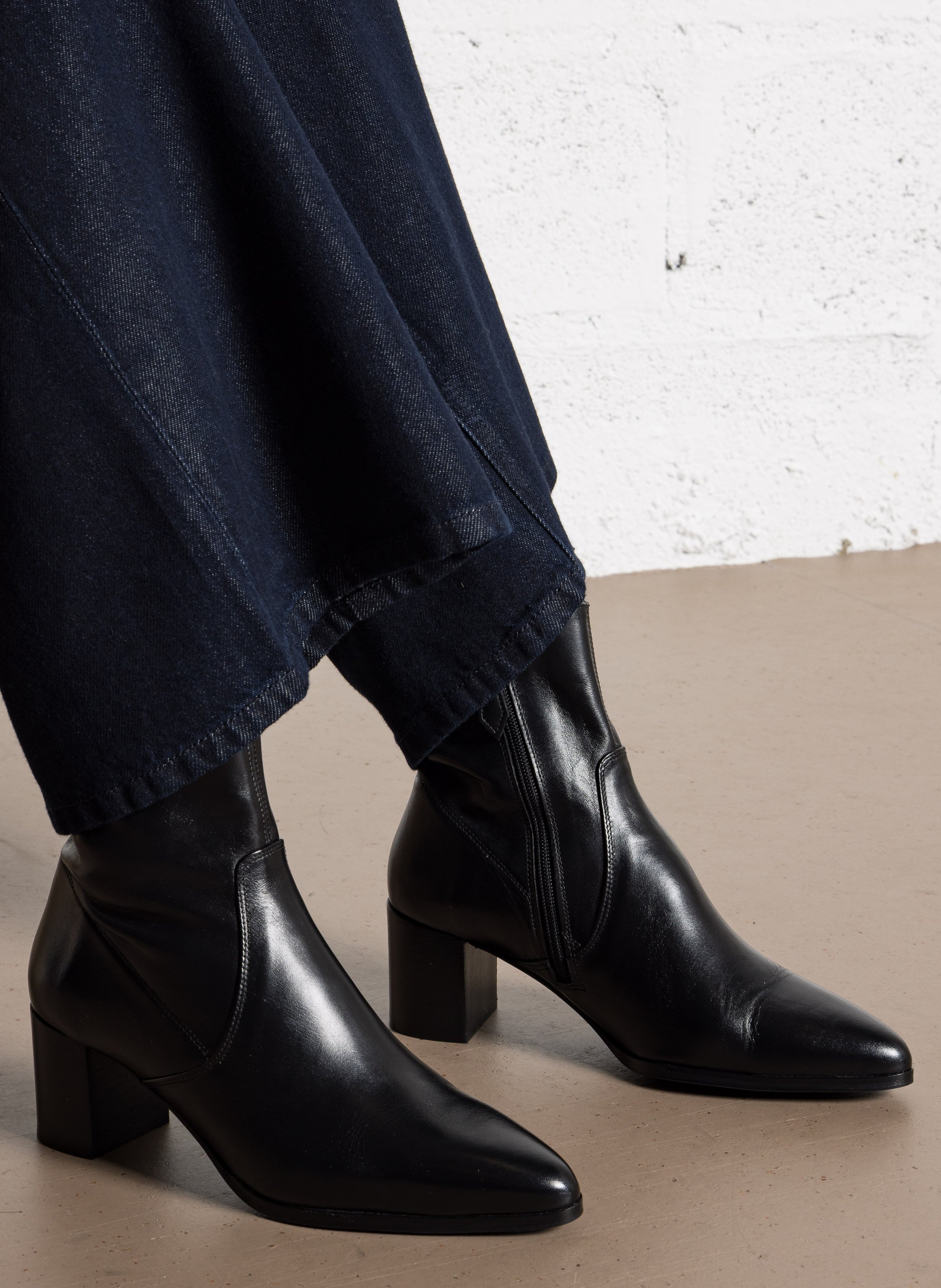 Bottines à talons en cuir RIVECOUR Noir