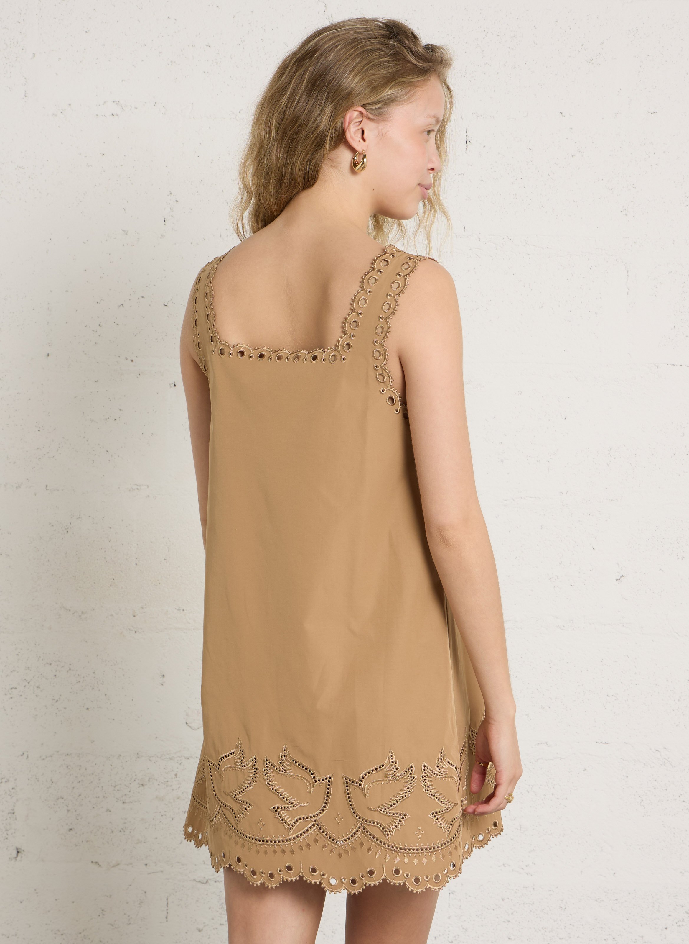 Robe courte col carré brodée BERENICE Marron