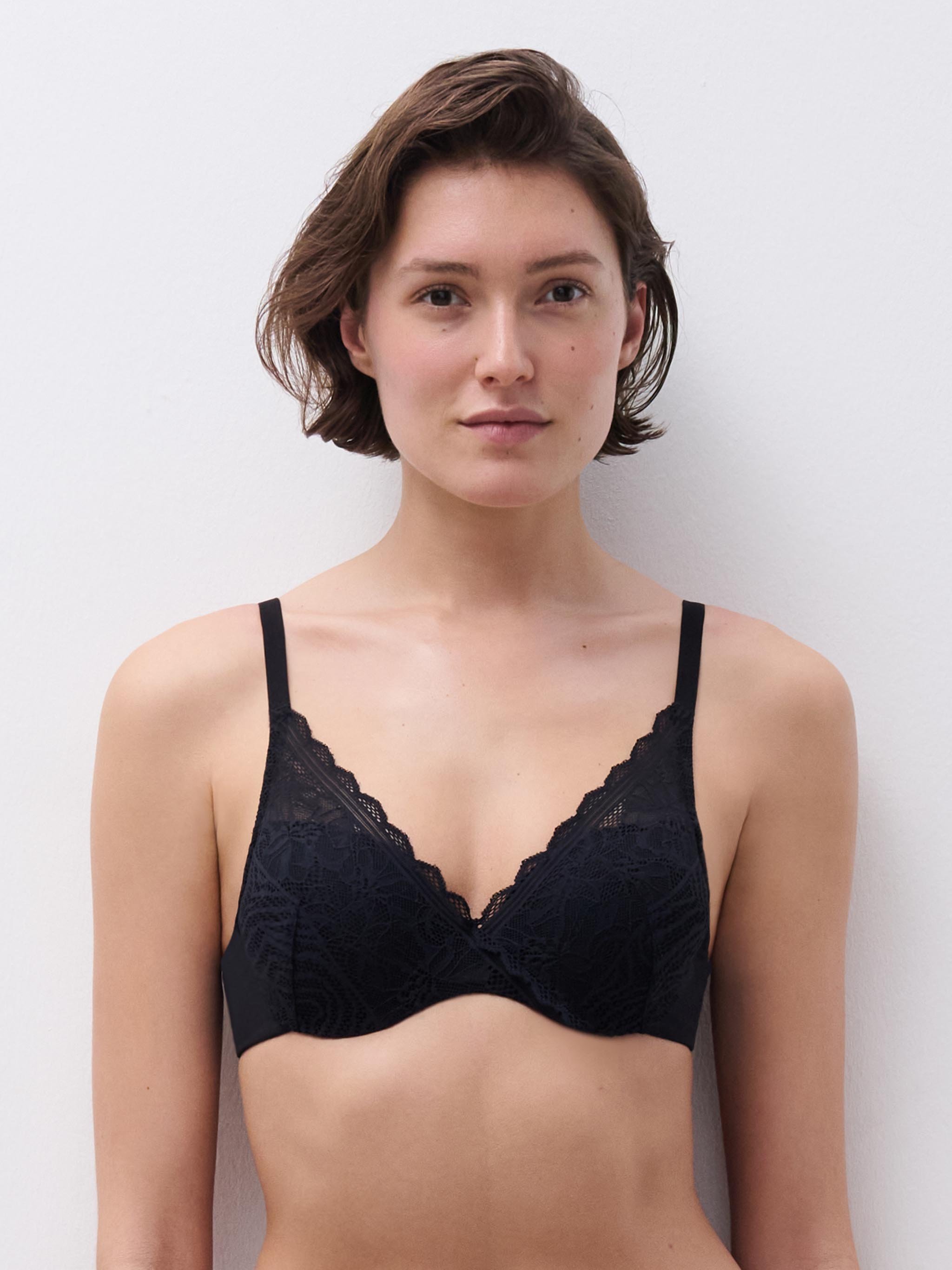 Full-cup shape memory bra CHANTELLE