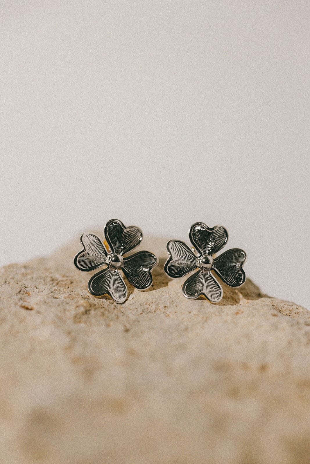 Clover stud earrings silver plated MONSIEUR SIMONE Silver