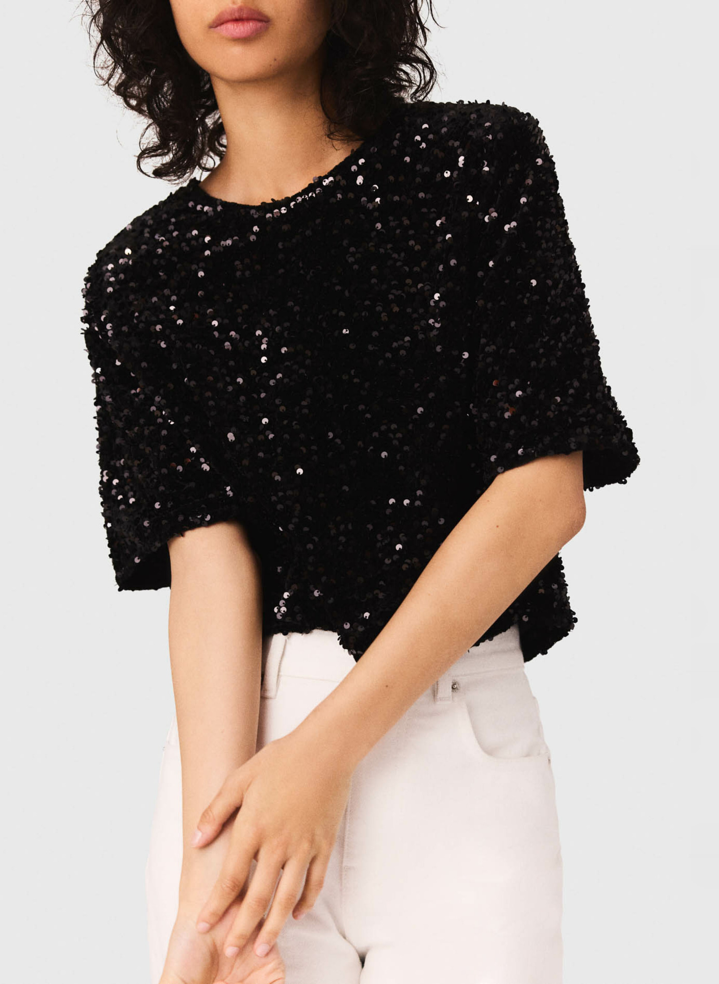Top court col rond à sequins MAJE Noir