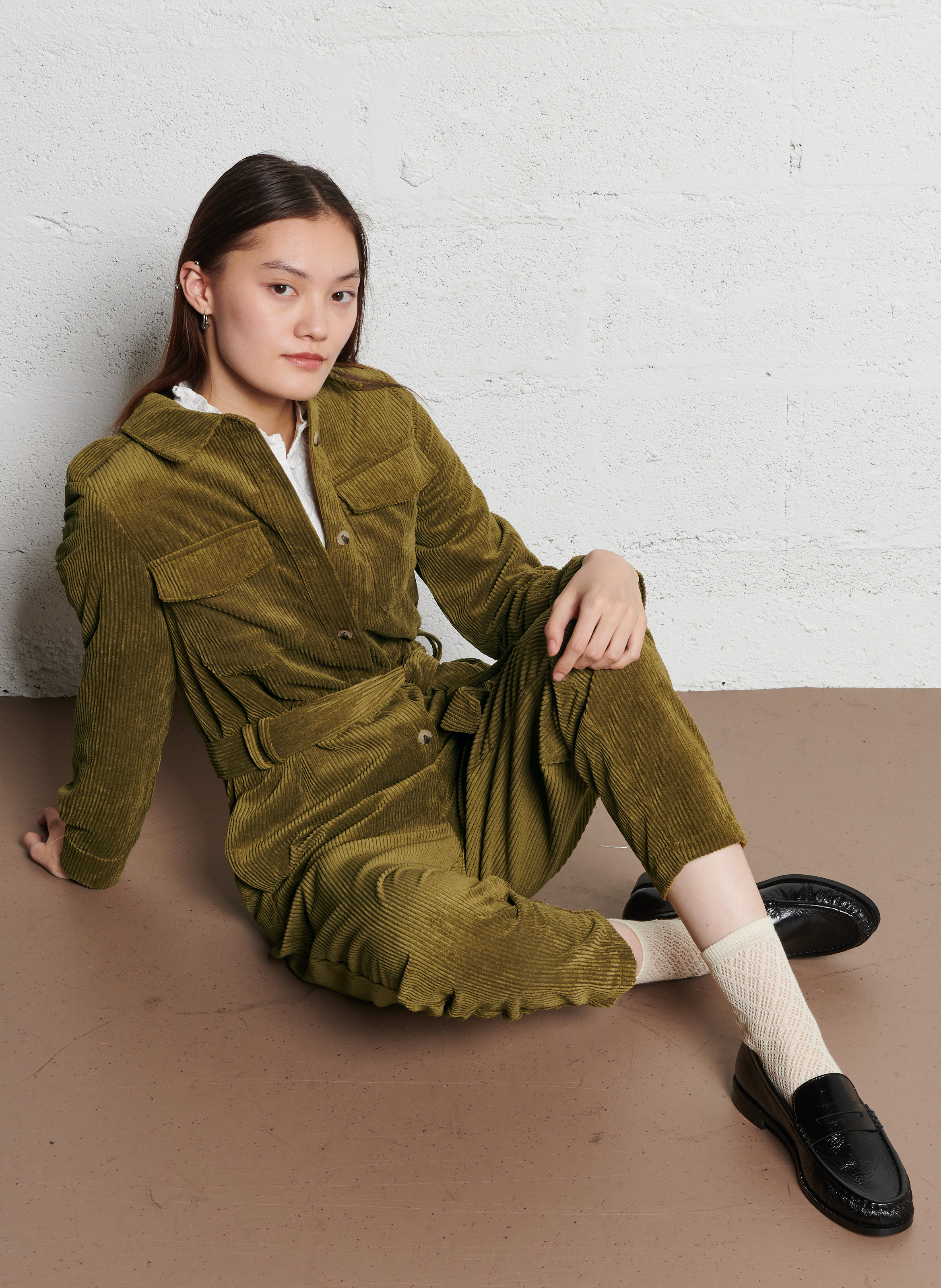 Combinaison col classique ceinturée en velours côtelé VILA Marron