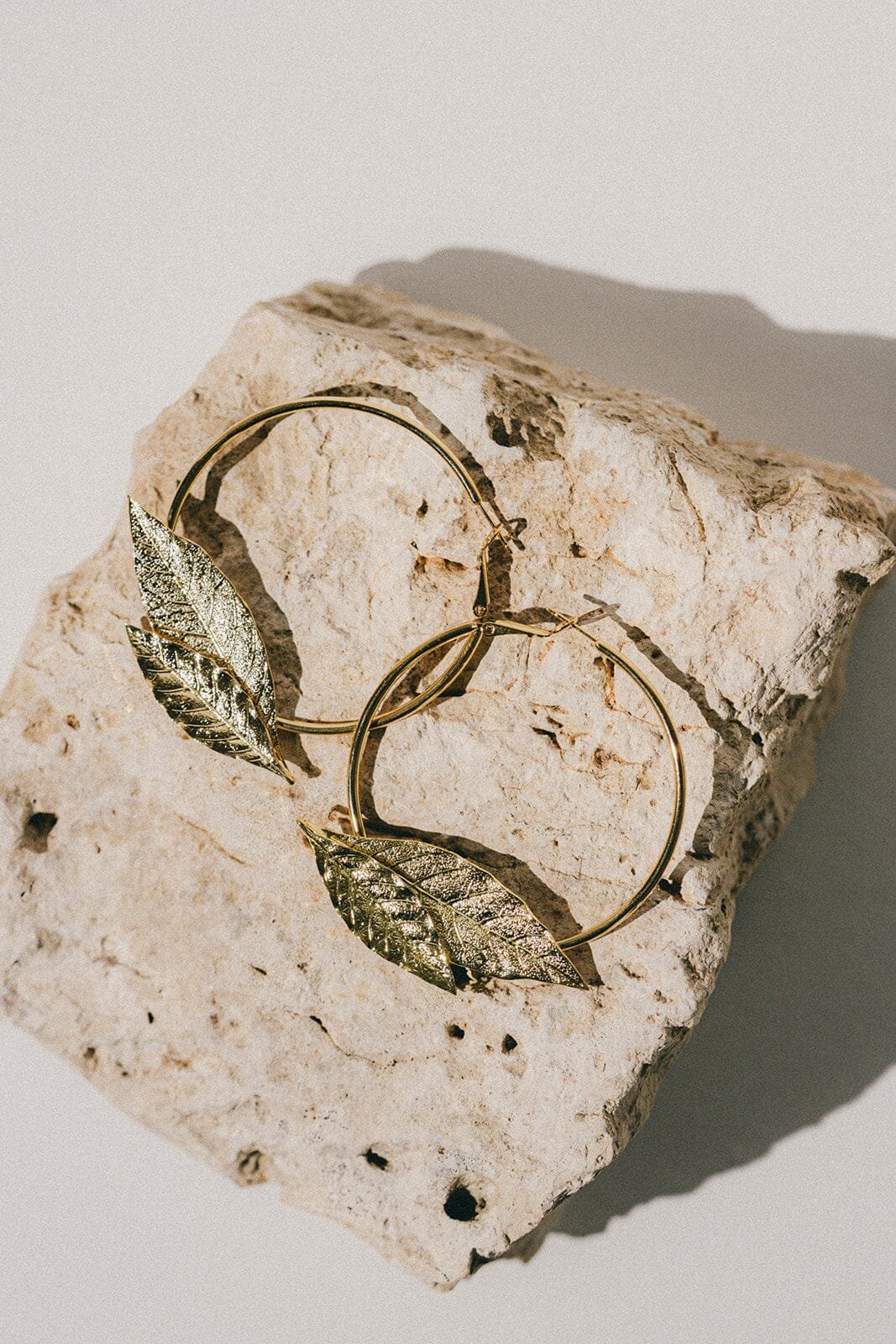 Gold-plated leaf hoop earrings MONSIEUR SIMONE Golden