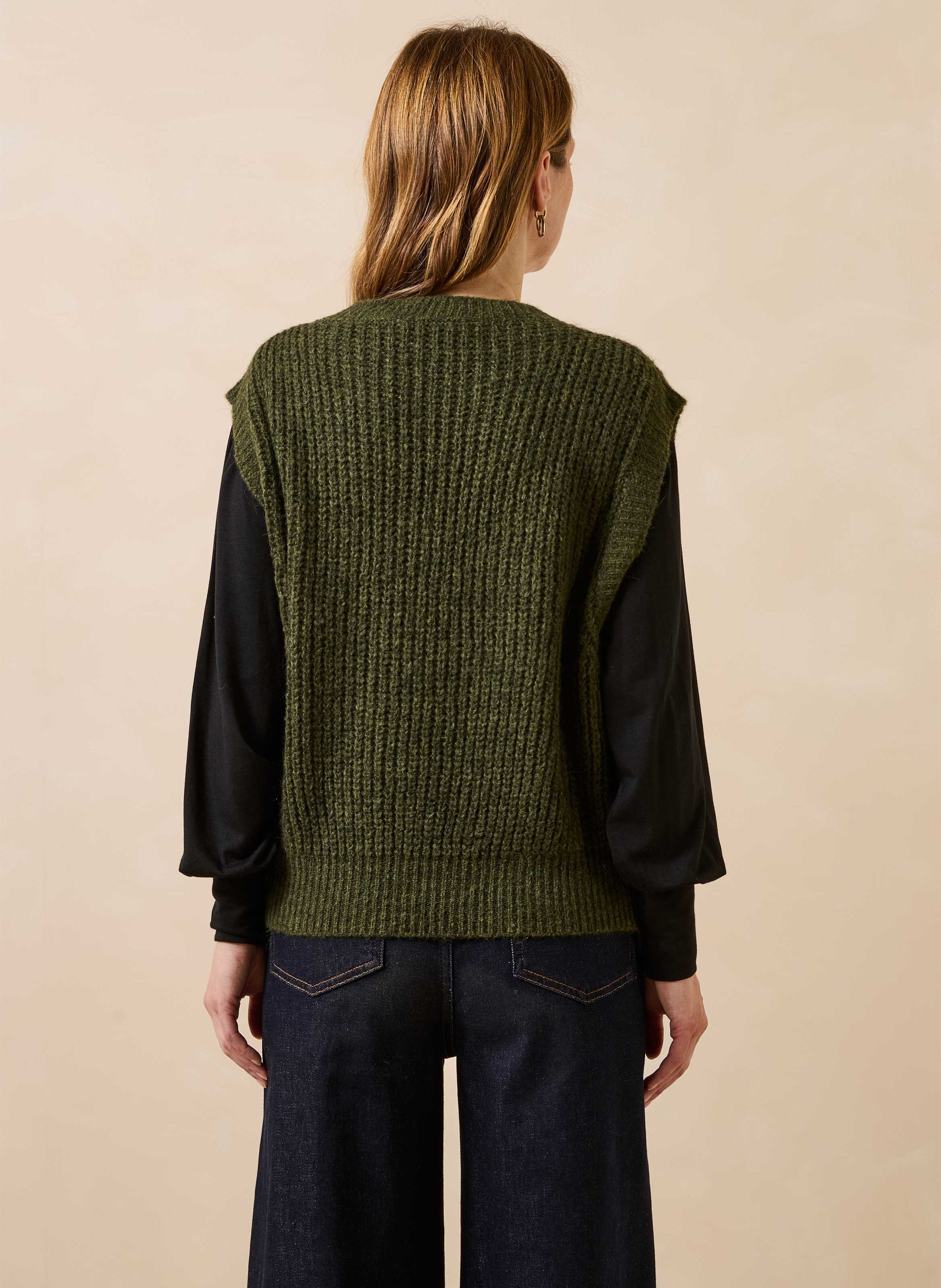 Sleeveless straight knit sweater in twisted knit LA FEE MARABOUTEE Green