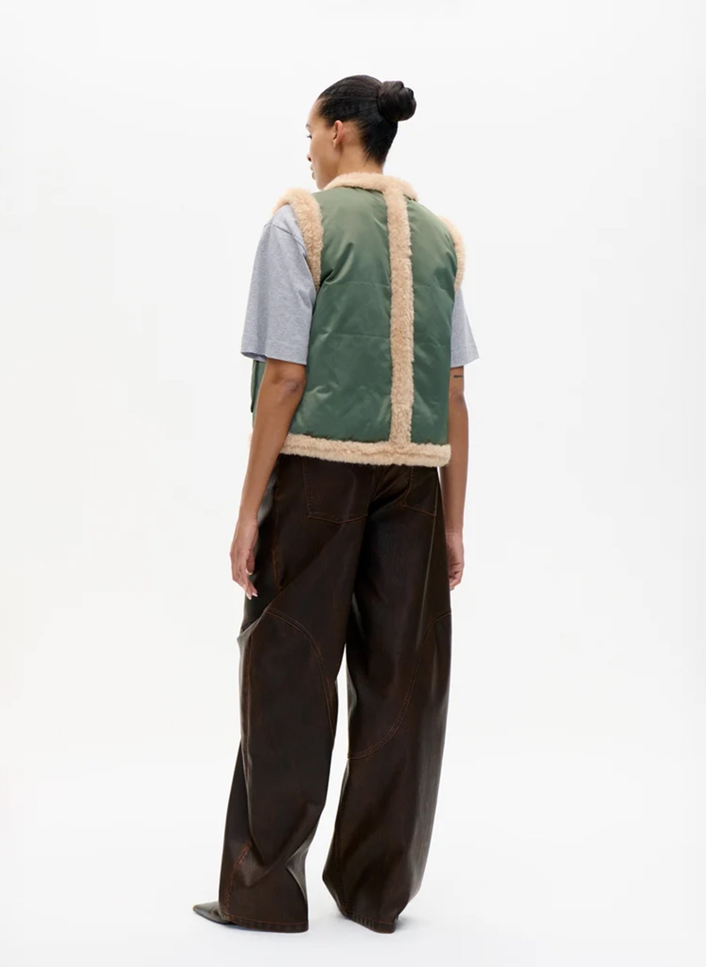 Mouwloos vest met randen in imitatiebontlook BAUM UND PFERDGARTEN Groen