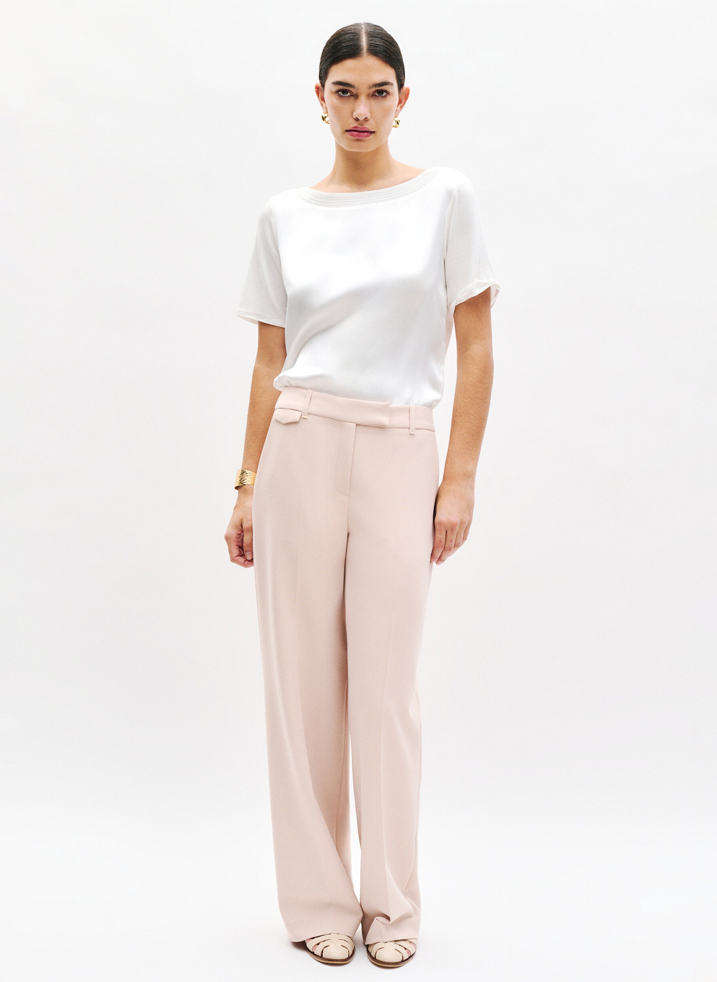 Gerader, fließender T-Shirt mit Rundhalsausschnitt CAROLL Beige