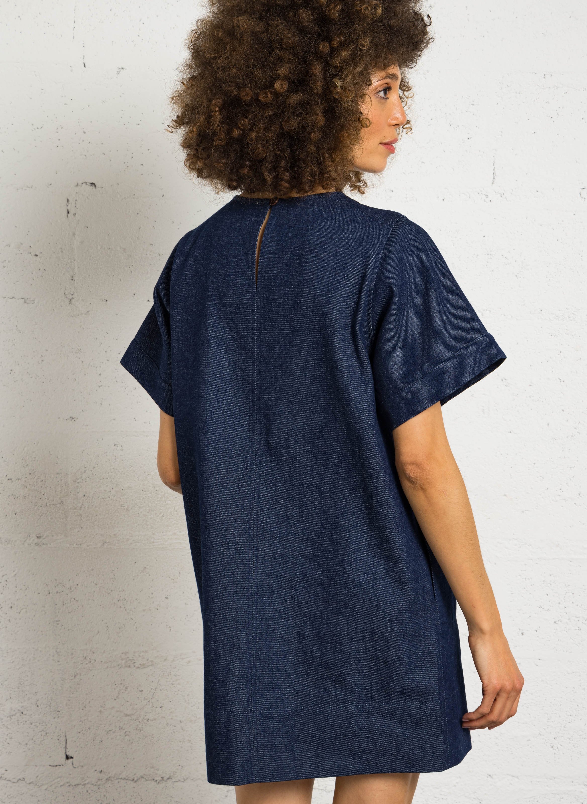 - Narrow tie straps- Racer back- Loose fit- Gathers- 100% cotton- Lined- Back length: 94 cm. BELLEPIECE Blue
