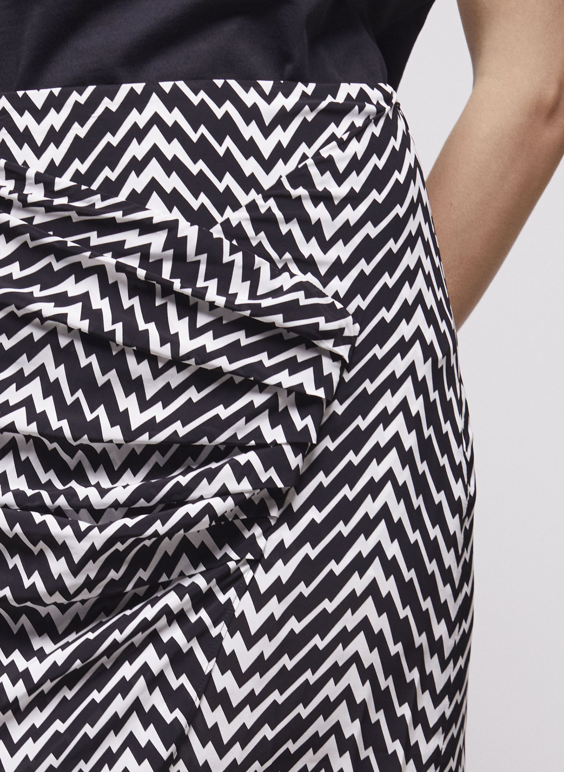 Jupe courte drapée en viscose THE KOOPLES Noir