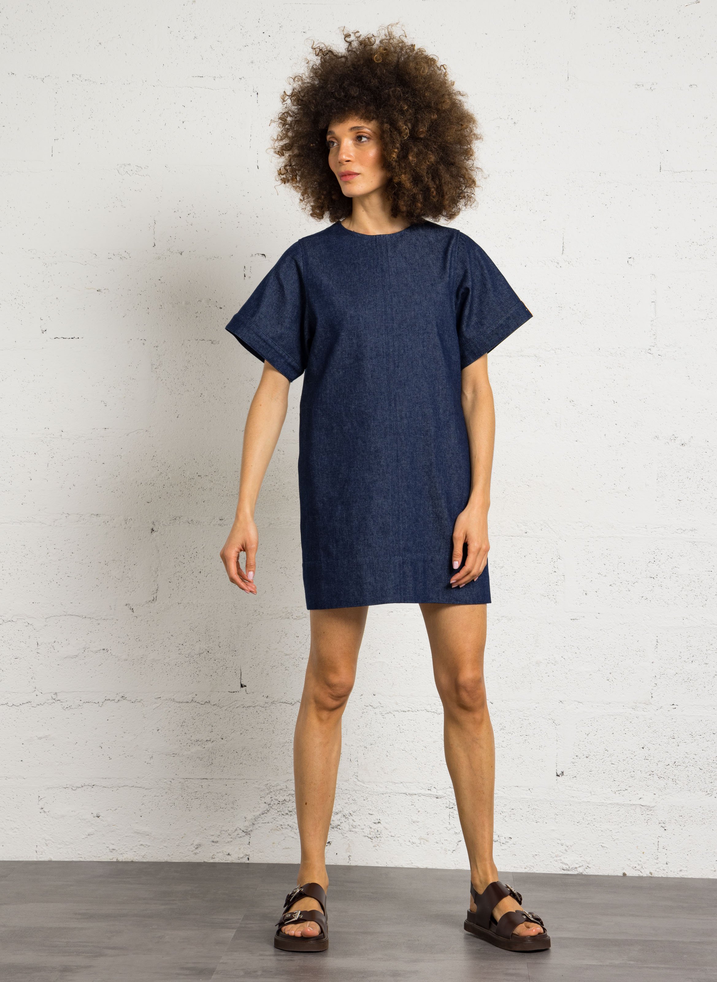- Narrow tie straps- Racer back- Loose fit- Gathers- 100% cotton- Lined- Back length: 94 cm. BELLEPIECE Blue