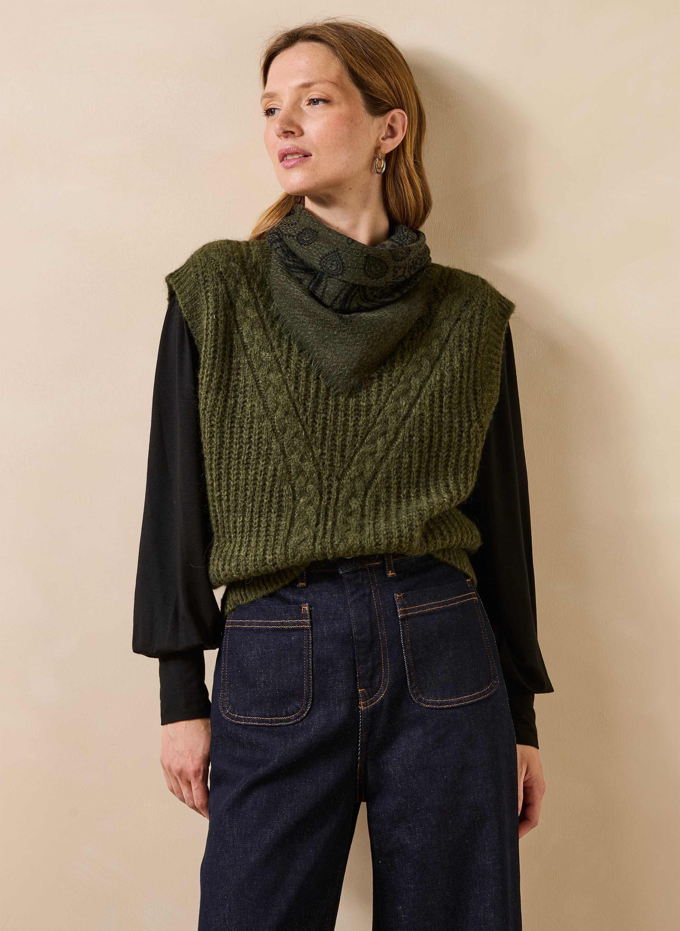 Sleeveless straight knit sweater in twisted knit LA FEE MARABOUTEE Green