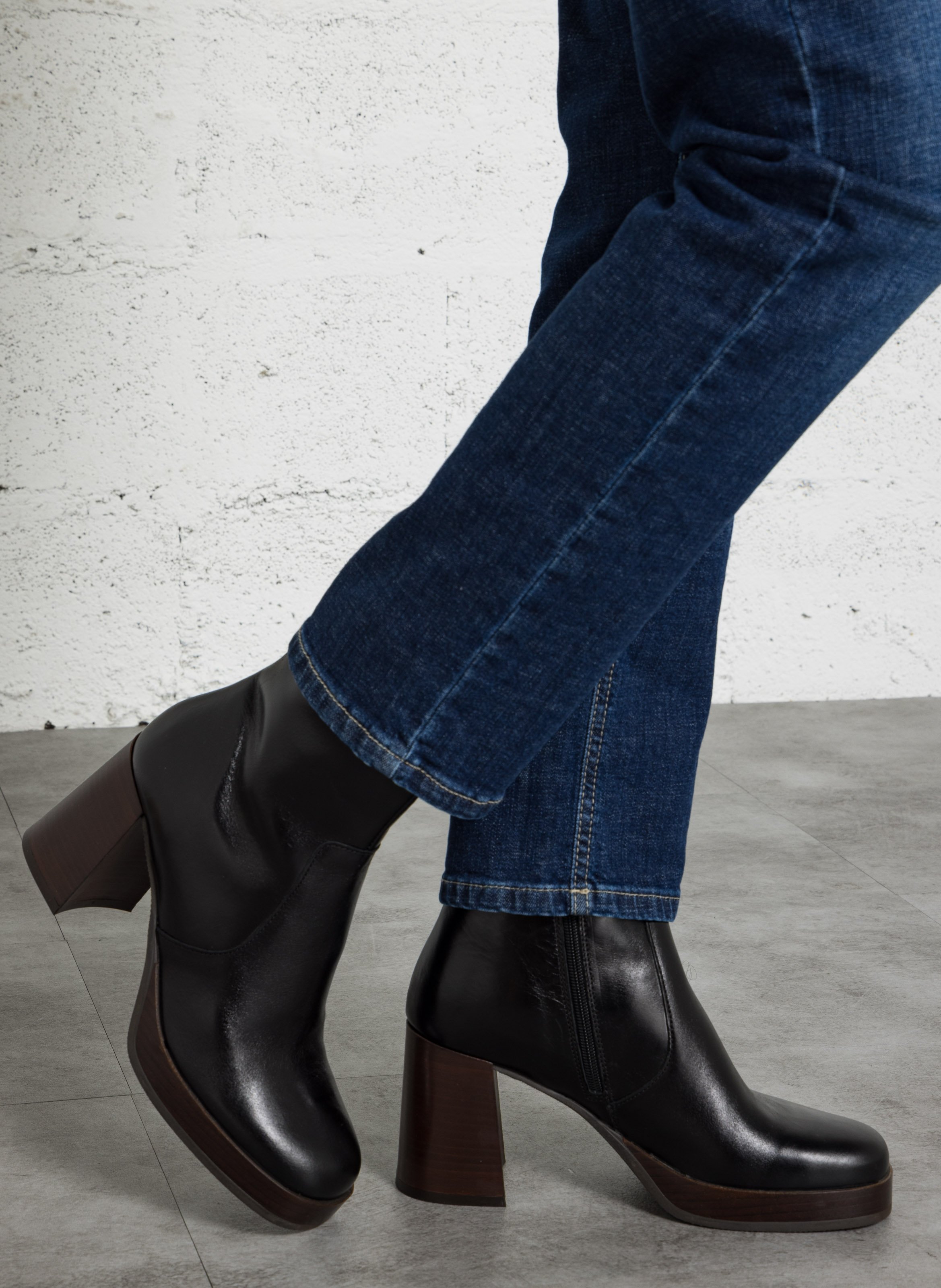 Bottines à talons en cuir BOCAGE Noir