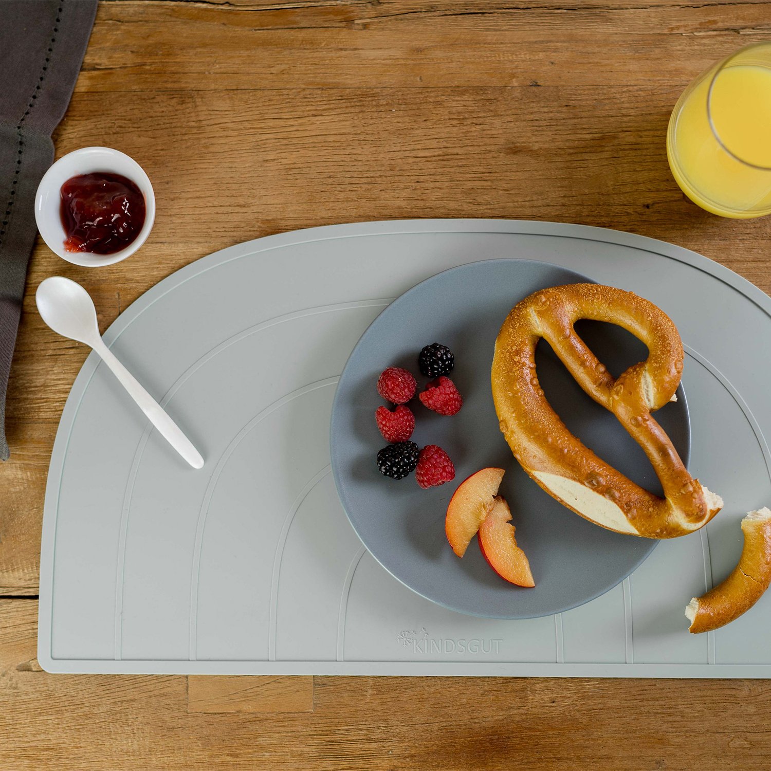 Set de table arc-en-ciel en silicone KINDSGUT Gris