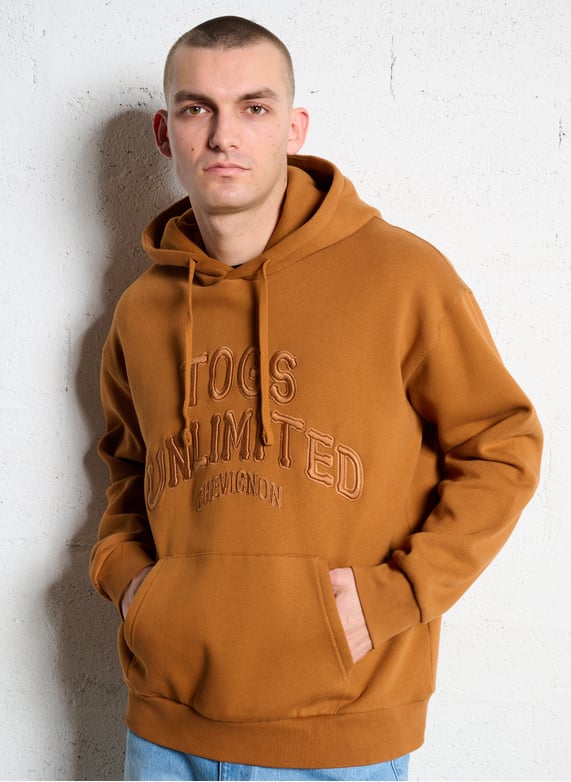 Sweat à capuche zippé en coton kaki avec 2 poches et logo blanc imprimé TIMBERLAND - CCV Mode Sweat à capuche zippé en coton kaki avec 2 poches et logo blanc imprimé TIMBERLAND - CCV Mode