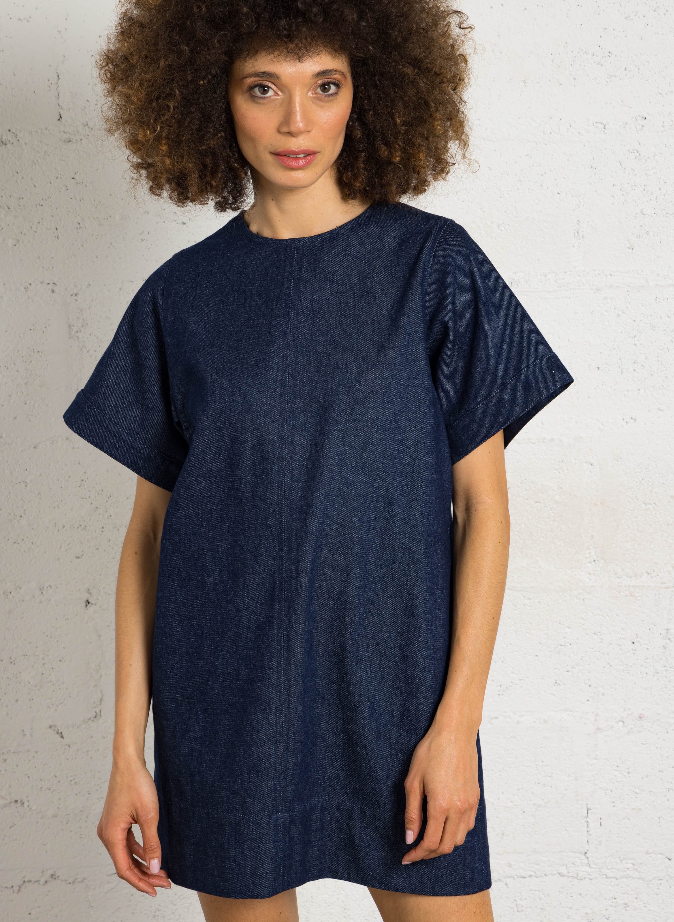 - Narrow tie straps- Racer back- Loose fit- Gathers- 100% cotton- Lined- Back length: 94 cm. BELLEPIECE Blue