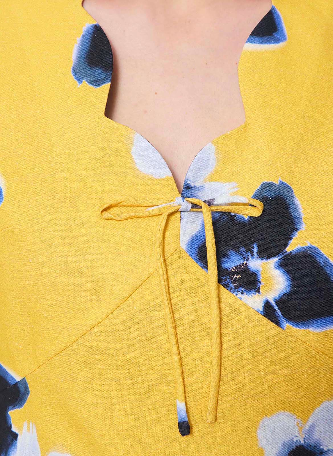 Kurzkleid aus Leinen-Mix mit V-Ausschnitt TARA JARMON Gelb