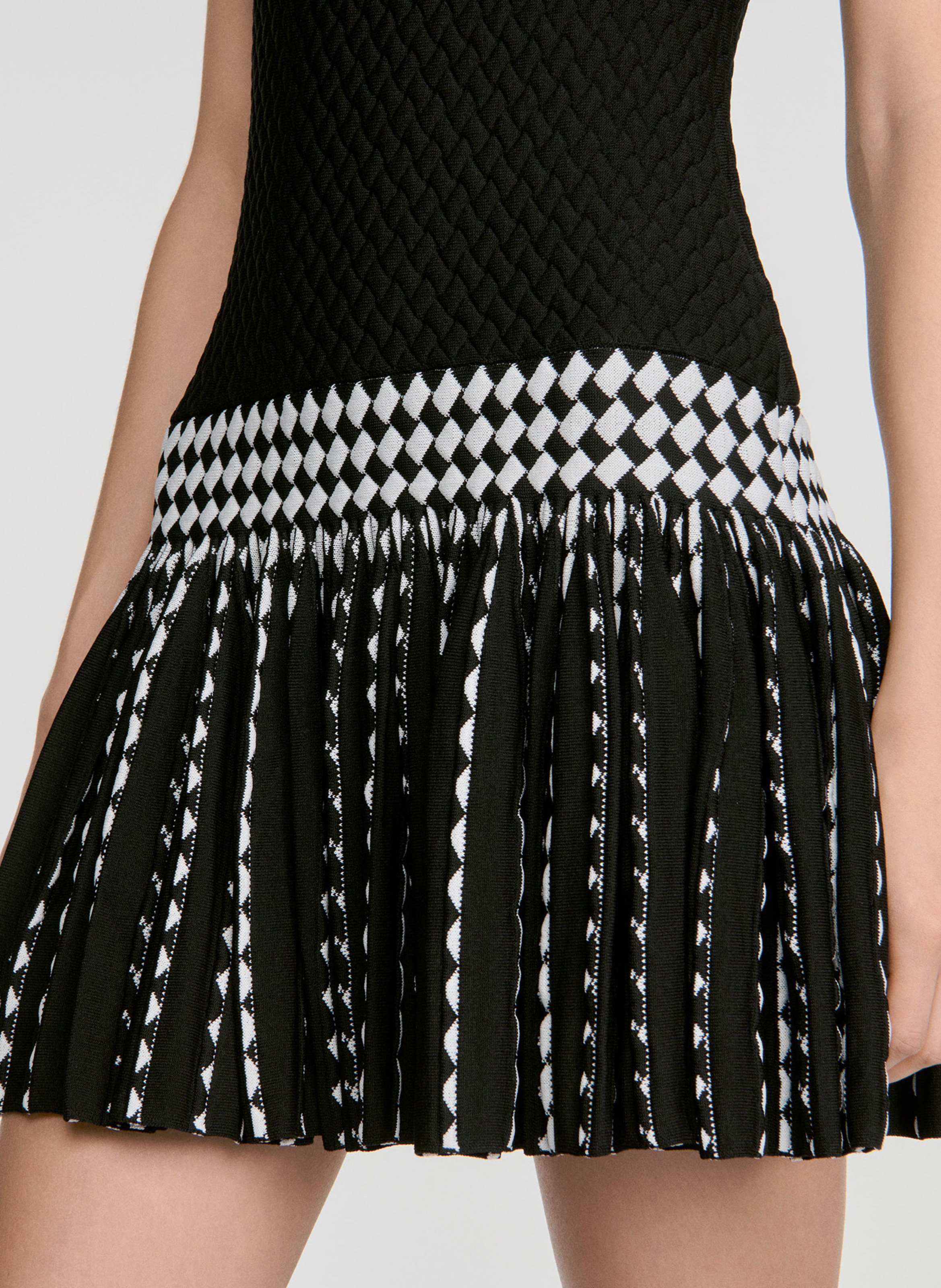 Robe sans manches évasée à carreaux SANDRO Noir