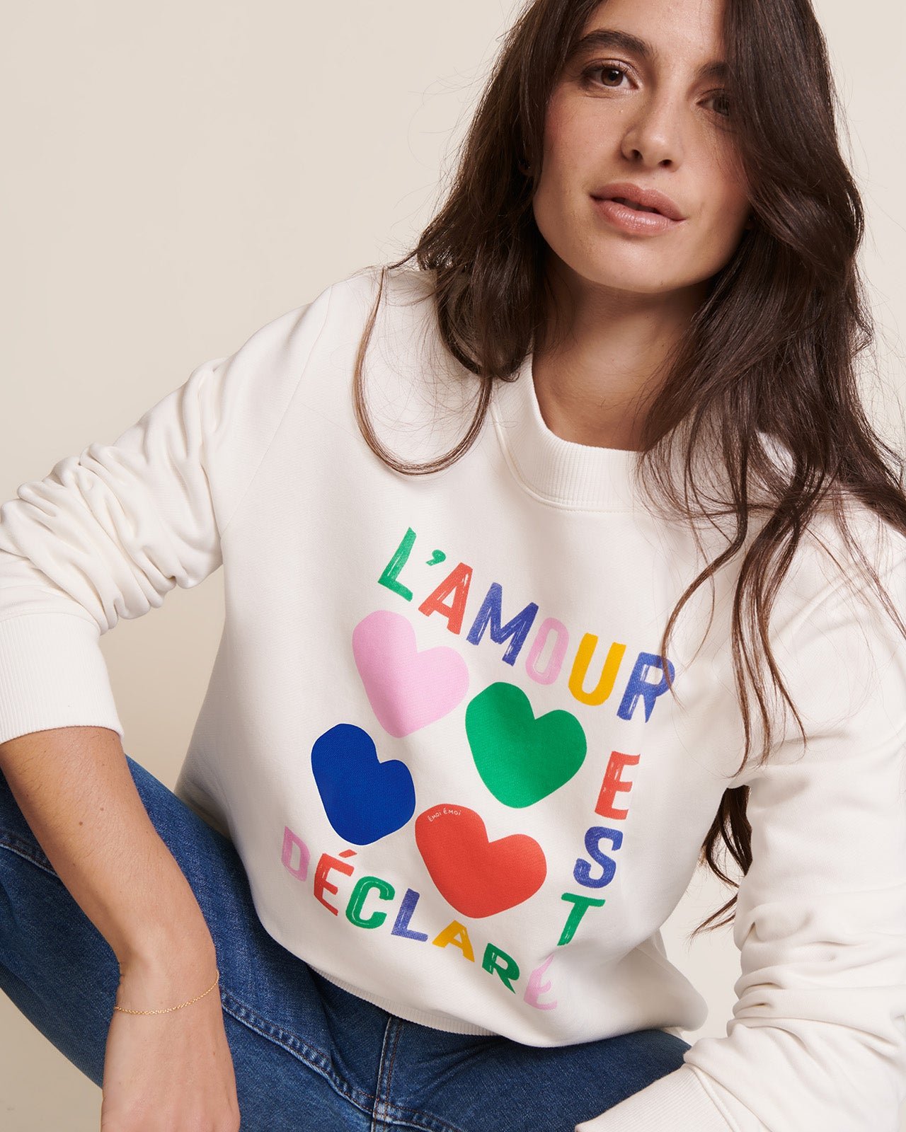 The "Love Declaration" sweatshirt is made of organic cotton. EMOI EMOI Multicolored