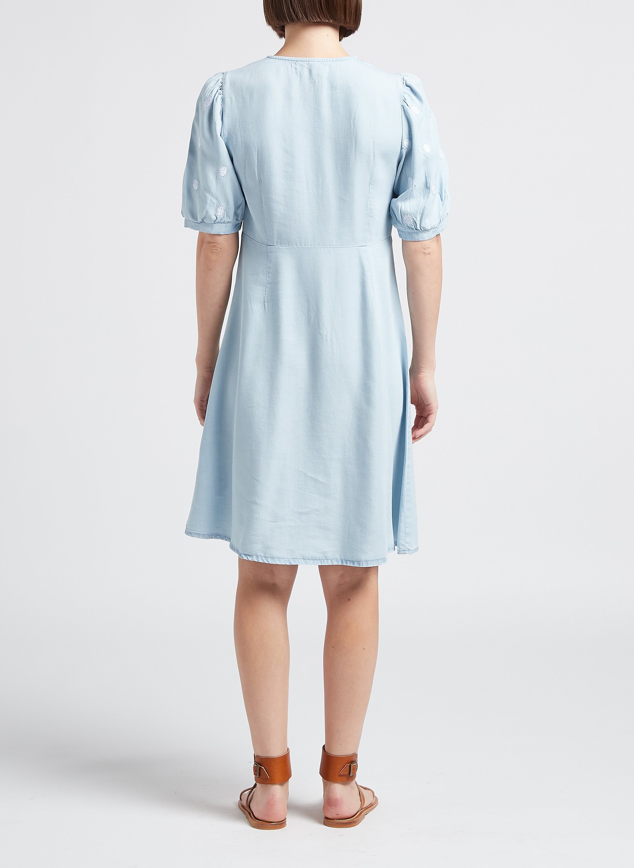 Short V-neck dress with embroidered pattern PIECES Blue