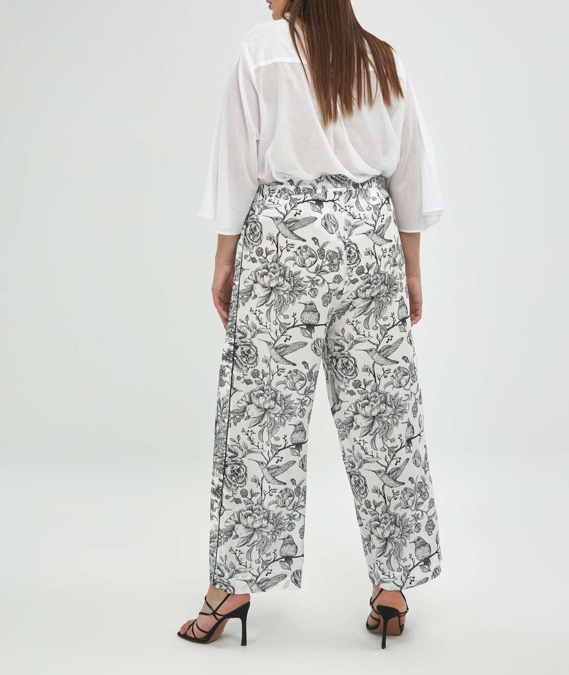 Zigarettenhose mit exotischem Blumenprint MAT FASHION Mehrfarbig