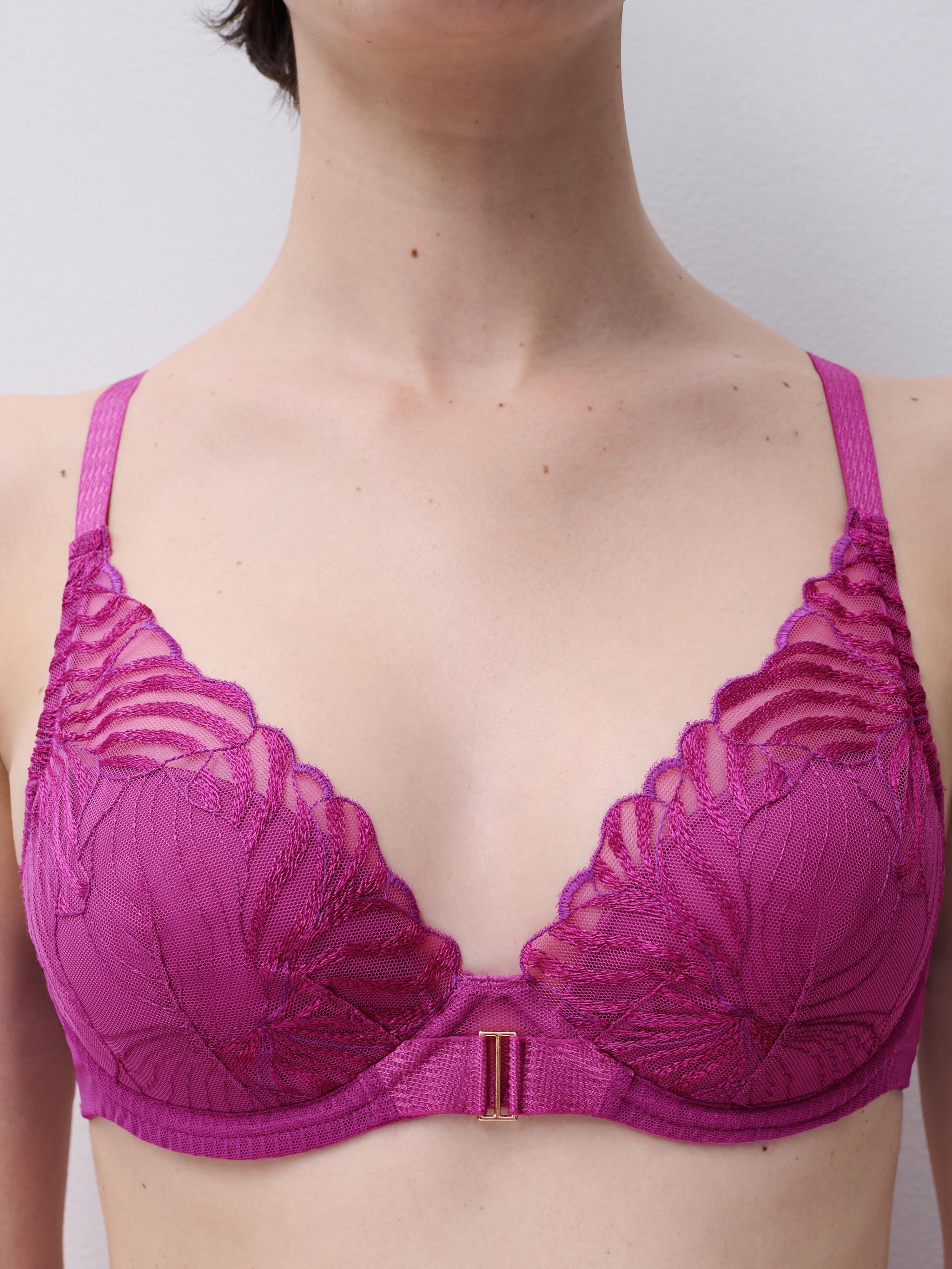 Plunging padded bra with embroidery | Pink CHANTELLE Women