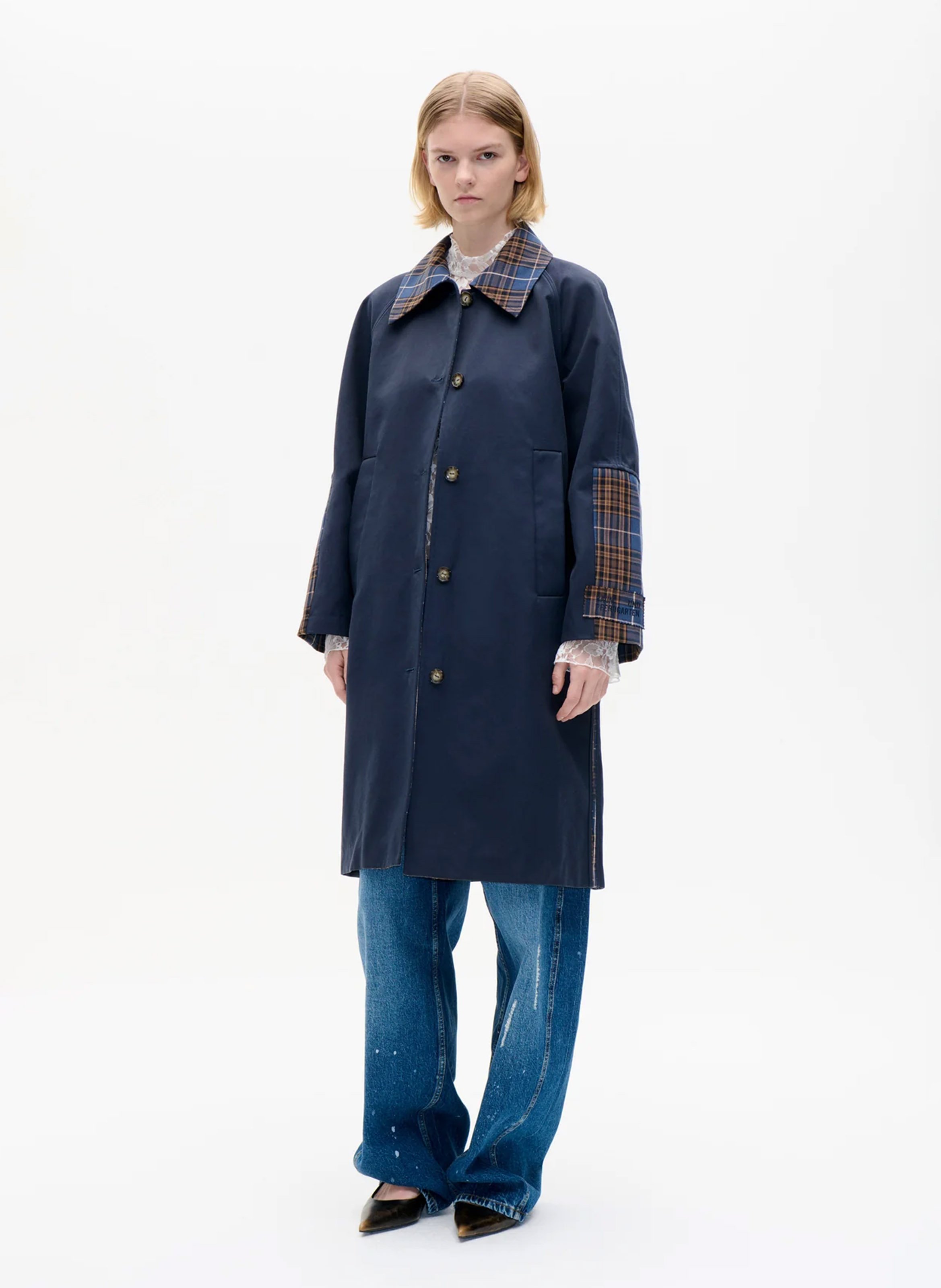 Buttoned coat with patterned details BAUM UND PFERDGARTEN Blue