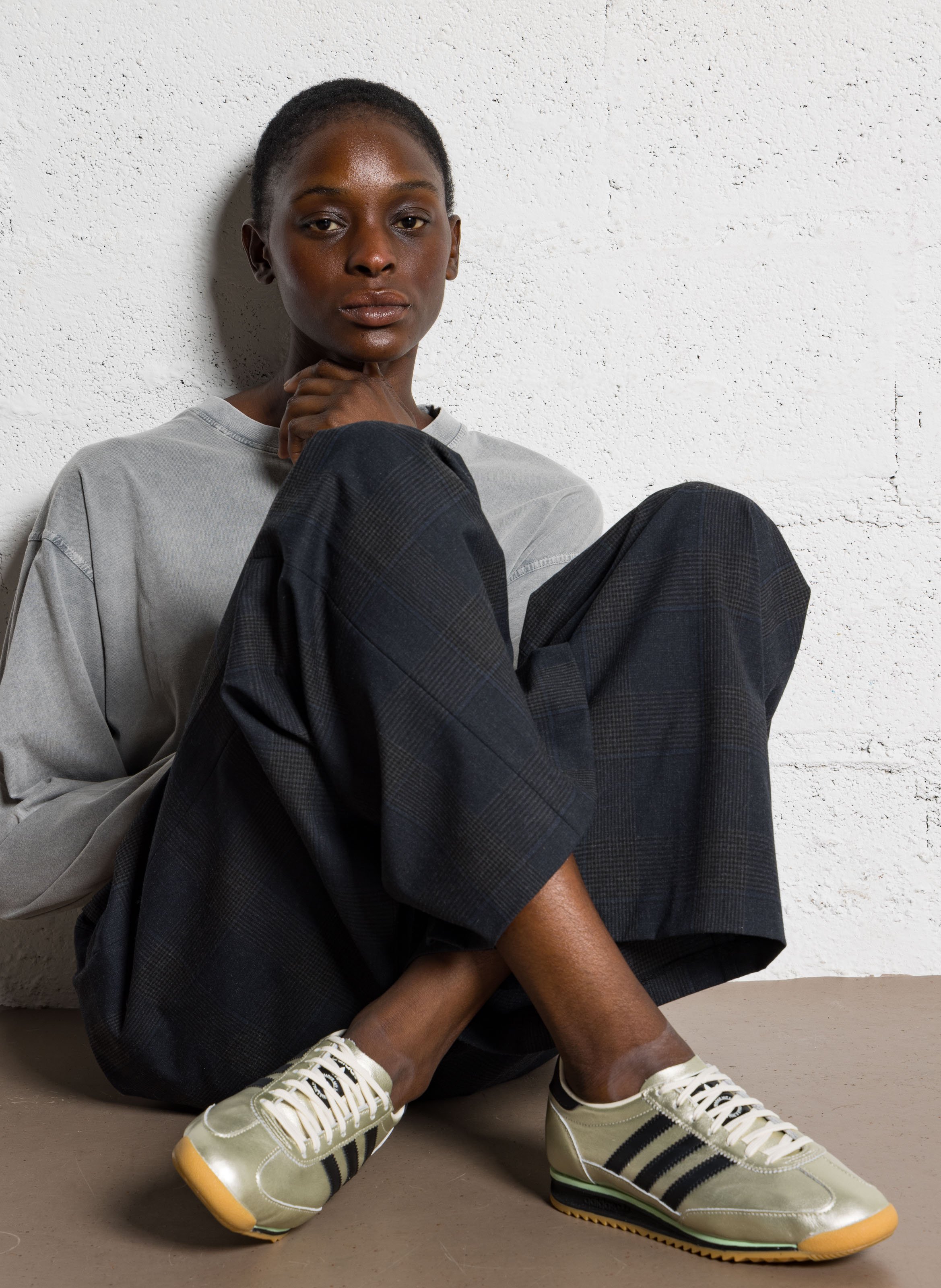 Baskets basses en cuir métallisé ADIDAS Argent