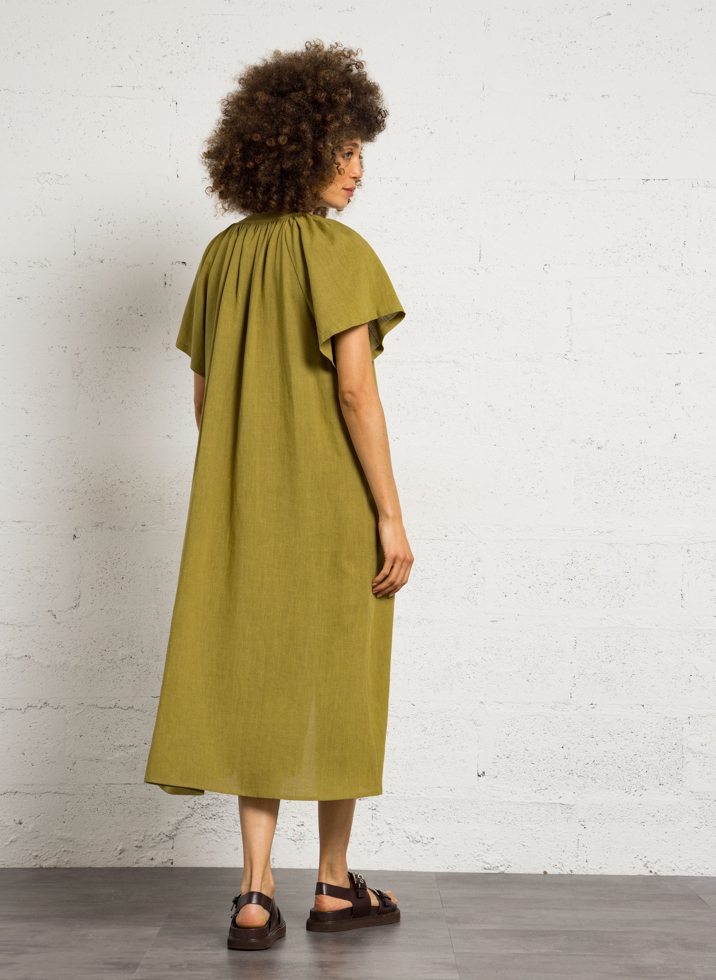 Maxikleid aus Leinenmix mit Rundhalsausschnitt SEE U SOON Khaki