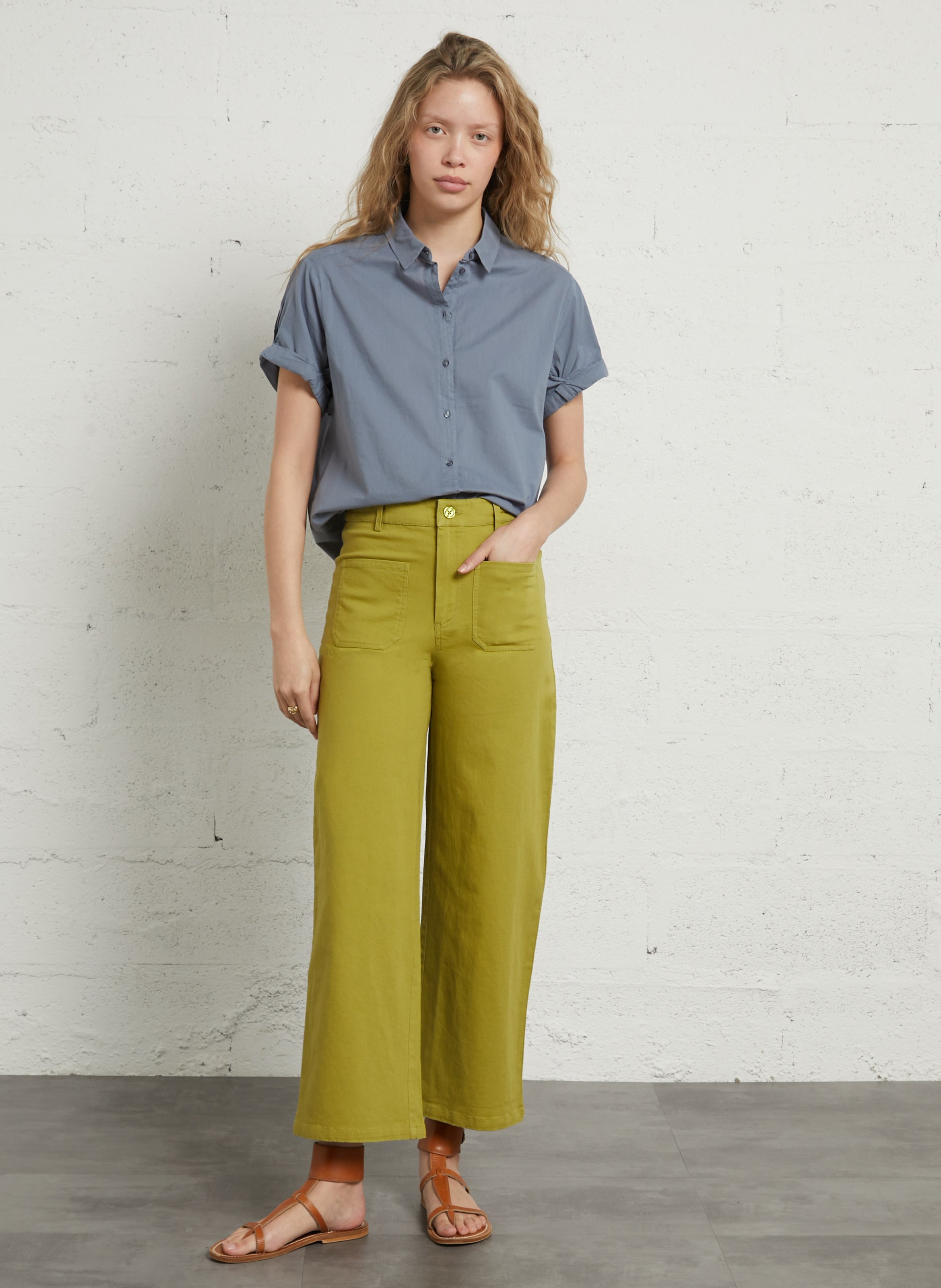 Hoch sitzende Straight-Leg-Hose mit Taschen PETITE MENDIGOTE Grun