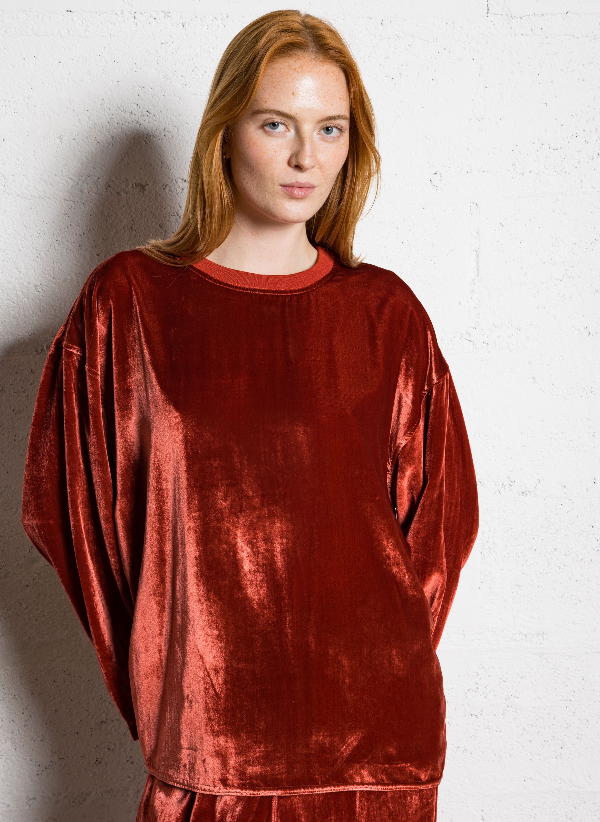 Oversized round neck plain velvet top AMERICAN VINTAGE Red