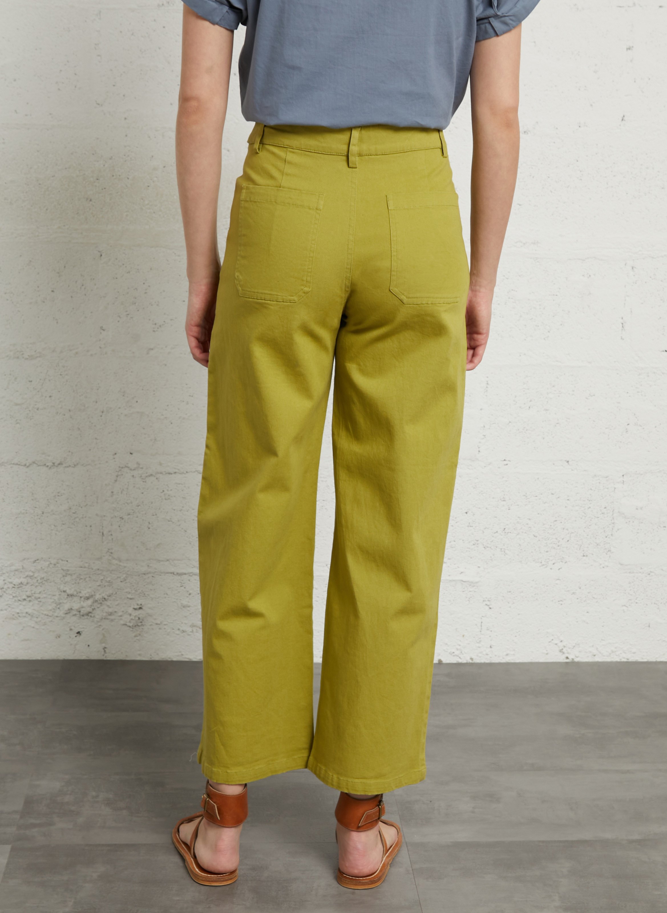 Hoch sitzende Straight-Leg-Hose mit Taschen PETITE MENDIGOTE Grun