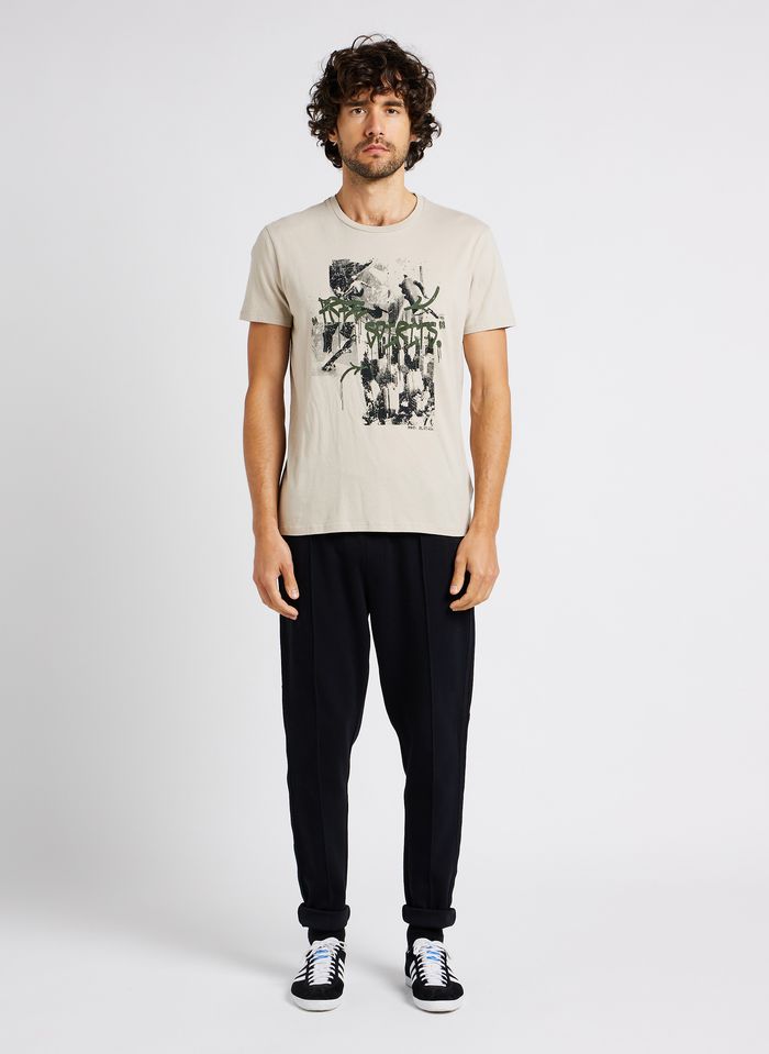 Comment porter un pantalon de jogging gris avec un t-shirt à col rond vert  foncé (4 tenues et looks)