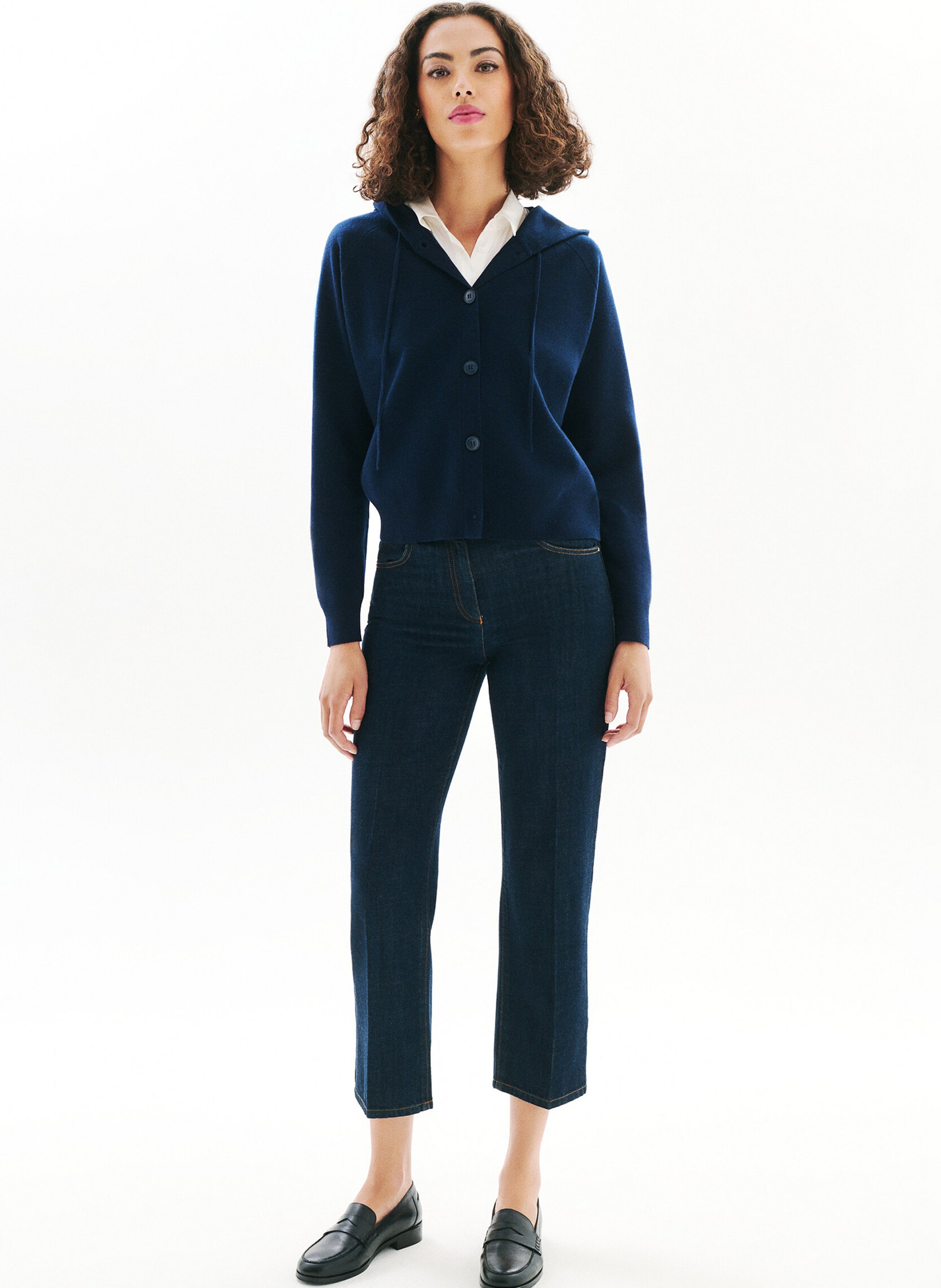 Recht vest met knopen en capuchon. CAROLL Blauw