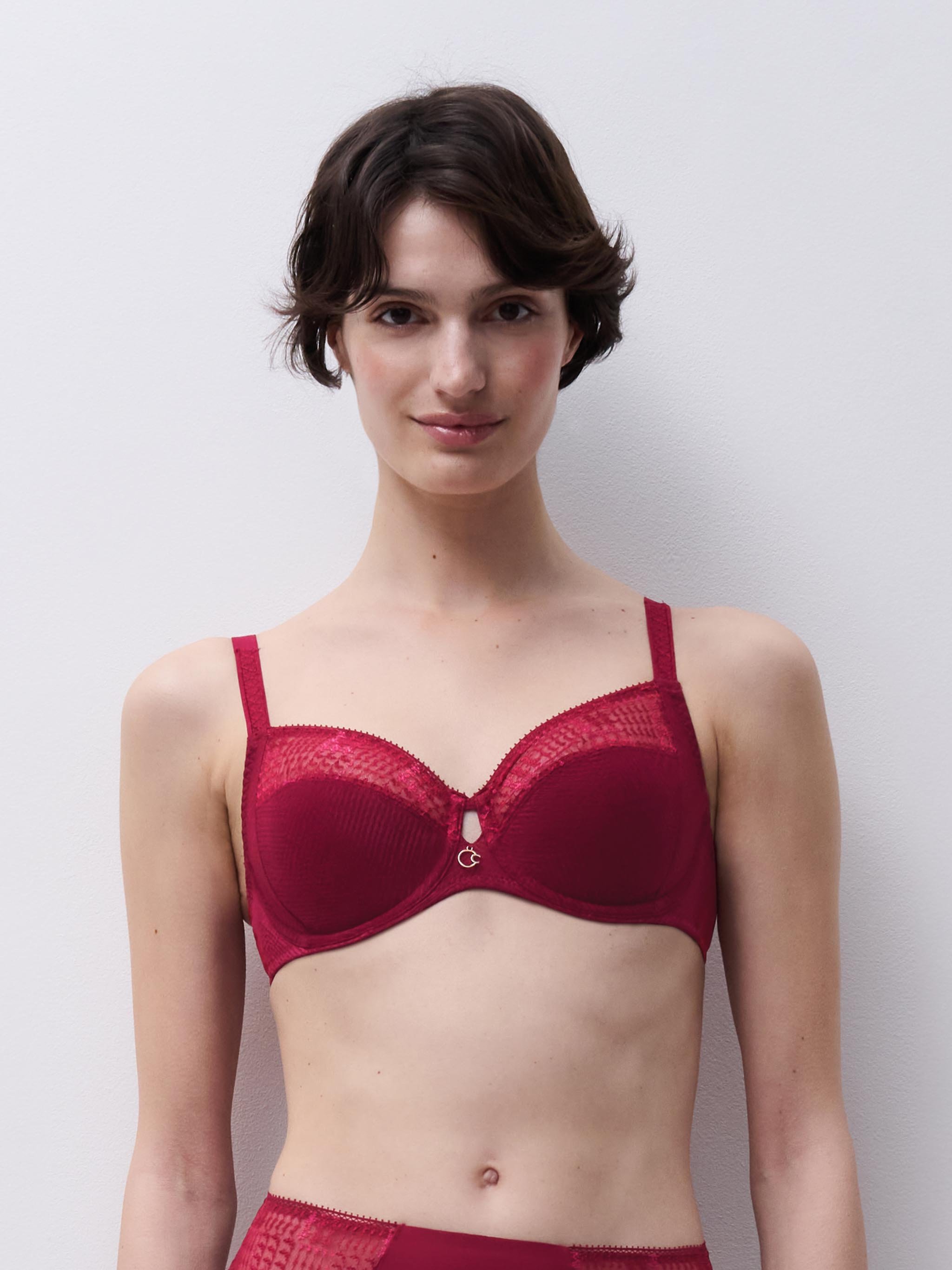 Very supportive embroidered bra CHANTELLE
