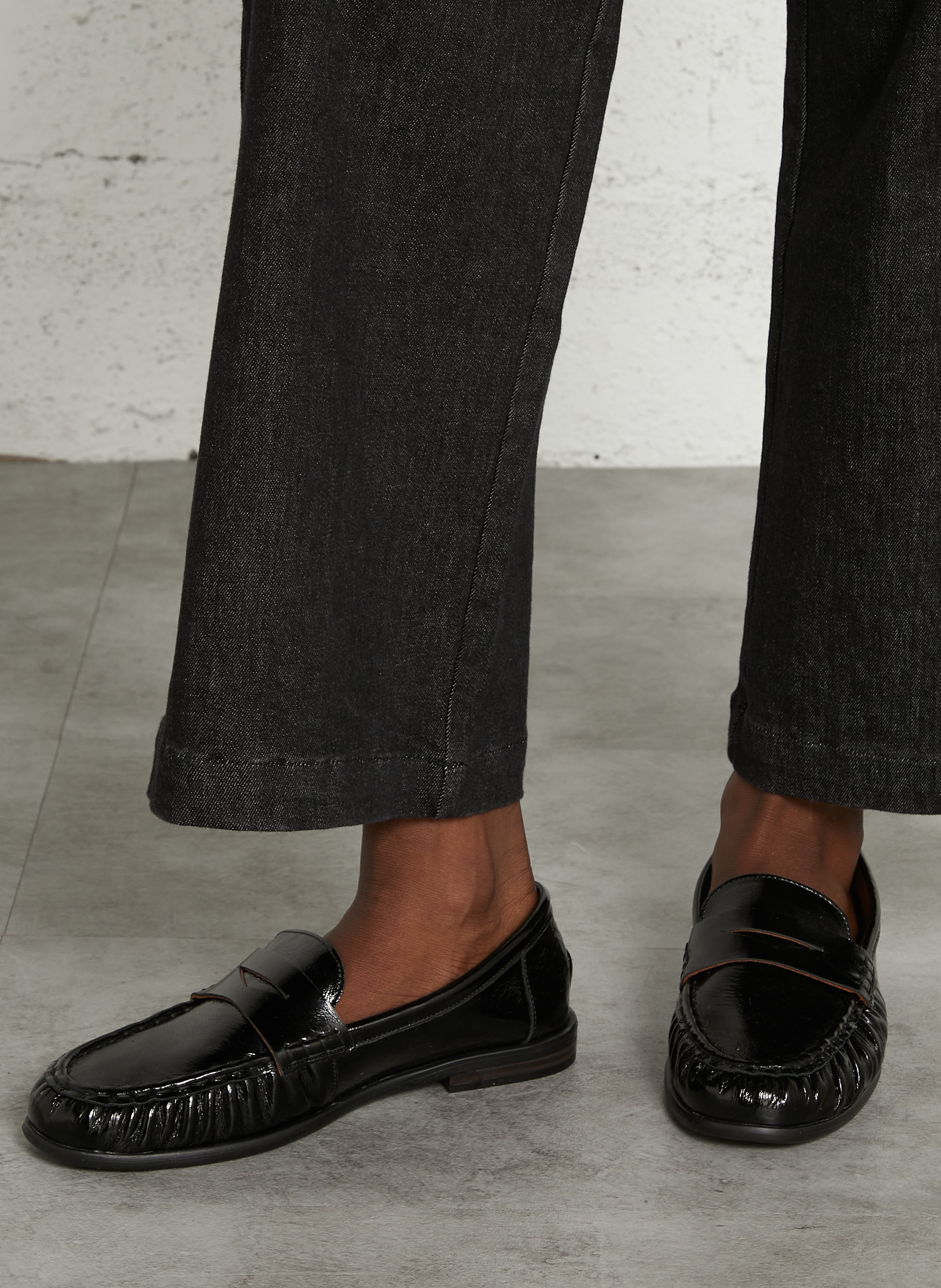 Mocassins froncées en cuir vernis REQINS Noir
