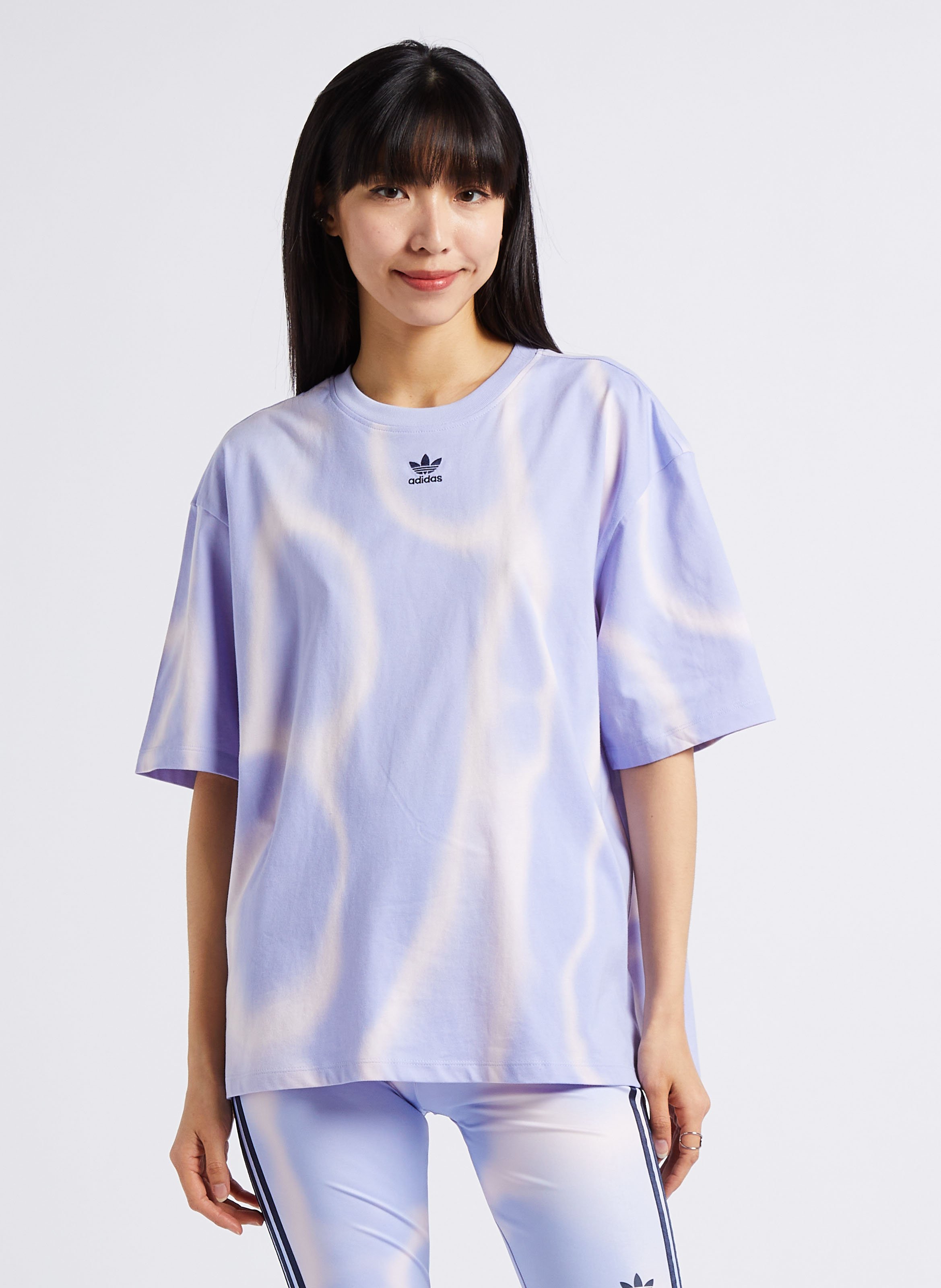 Adidas t shirt damen oversize best sale