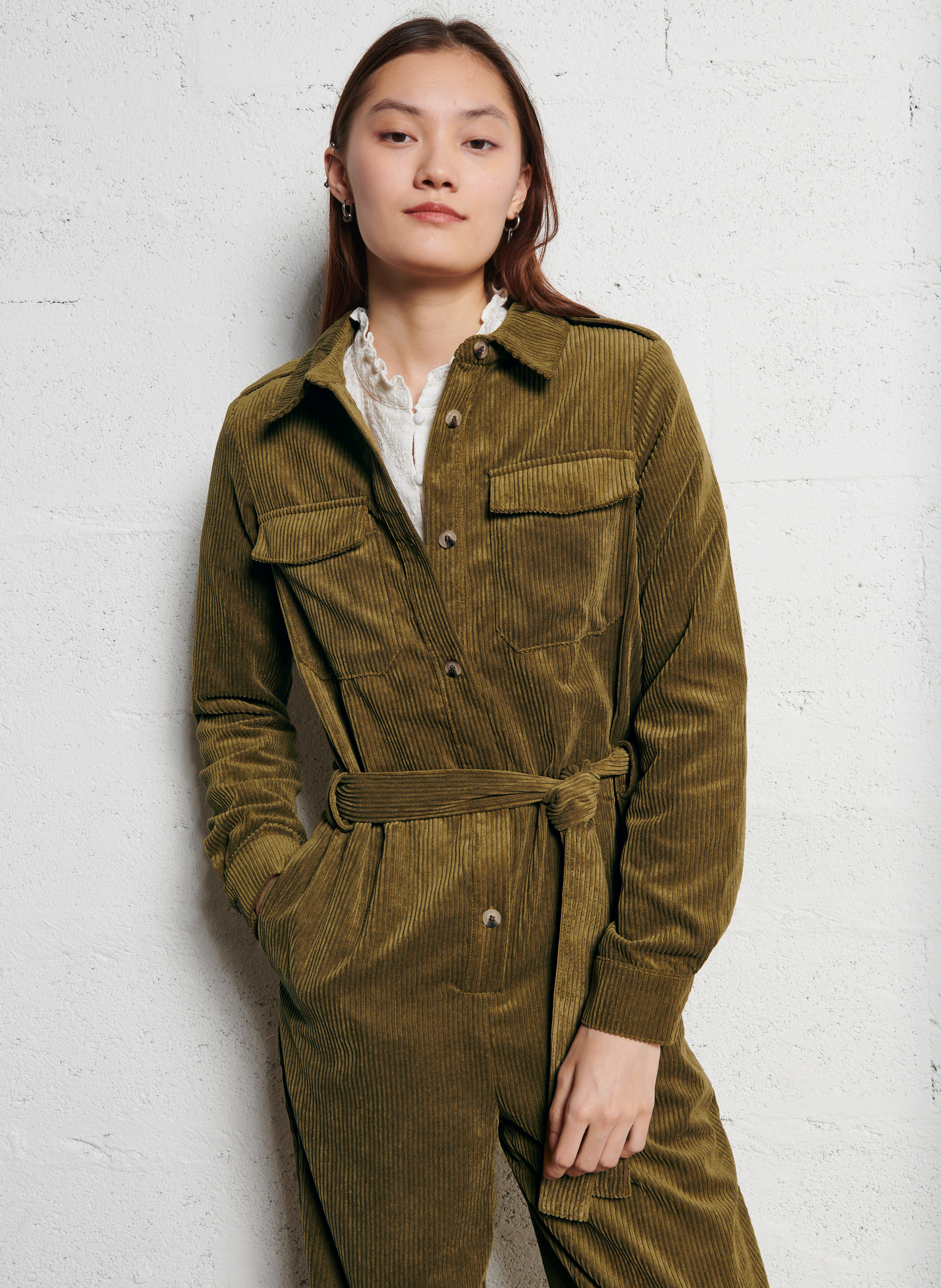 Combinaison col classique ceinturée en velours côtelé VILA Marron