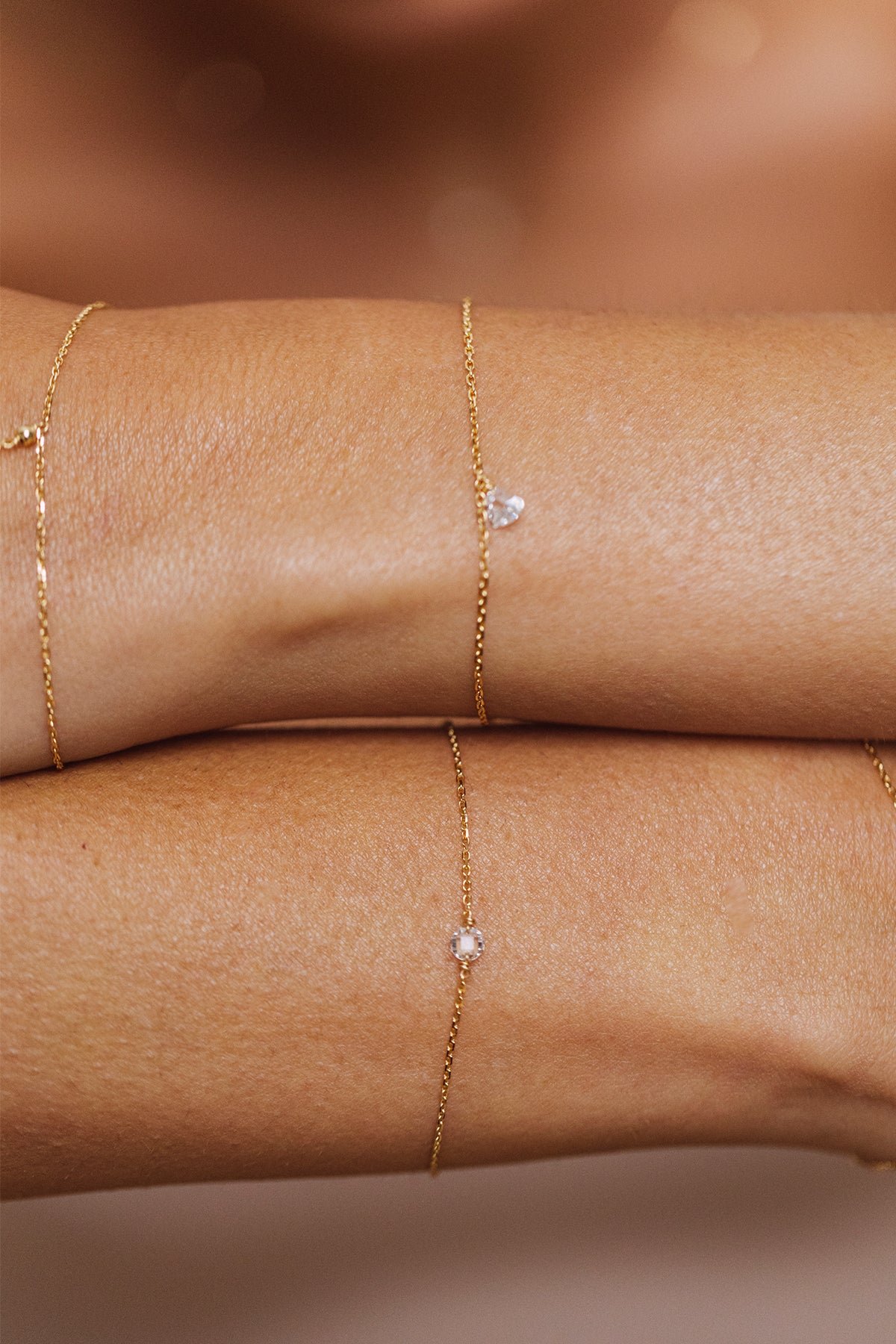 Gold chain bracelet Oriana with 750 gold and white diamond. YAY White