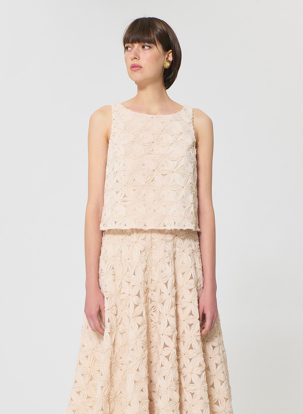 Top court sans manches à motif fleurs TARA JARMON Beige