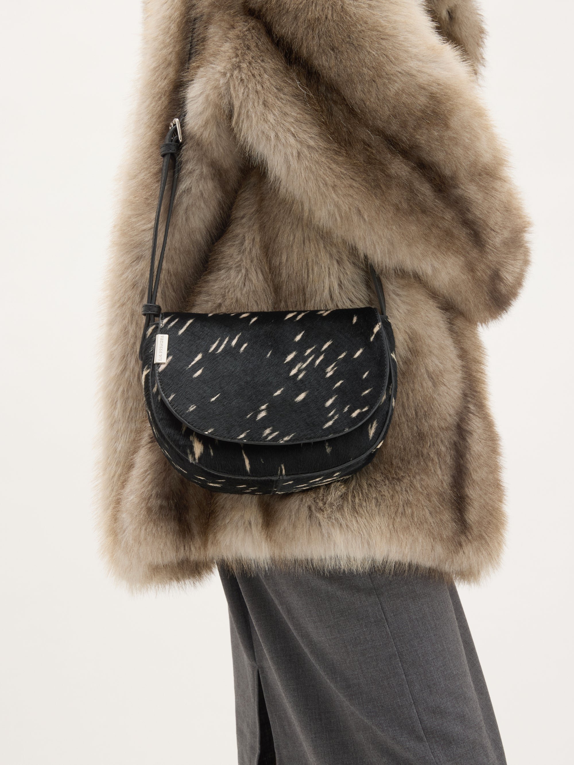 Flap shoulder bag VANESSA WU Black