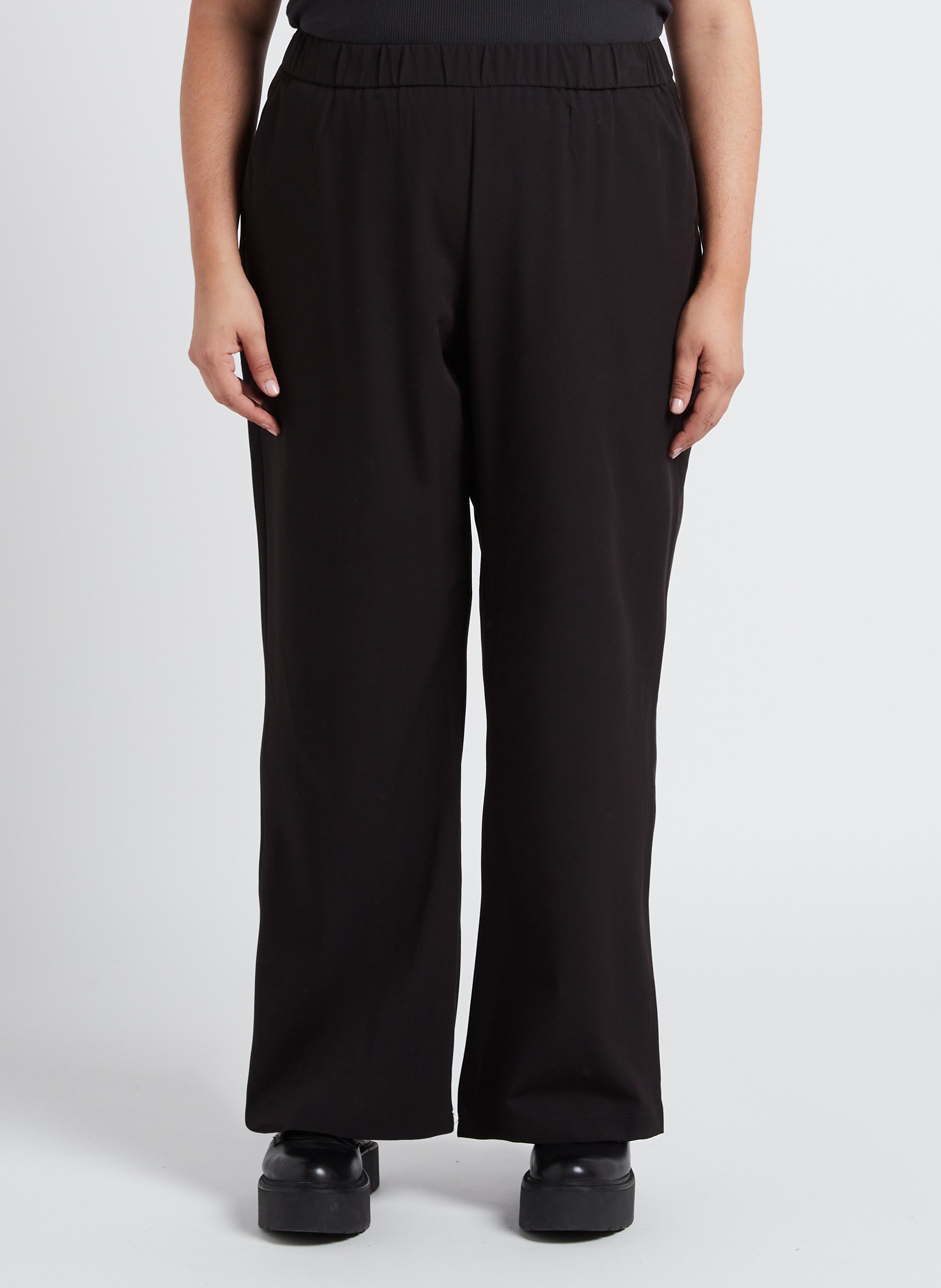 Pantalon regular fit  VERO MODA CURVE Noir