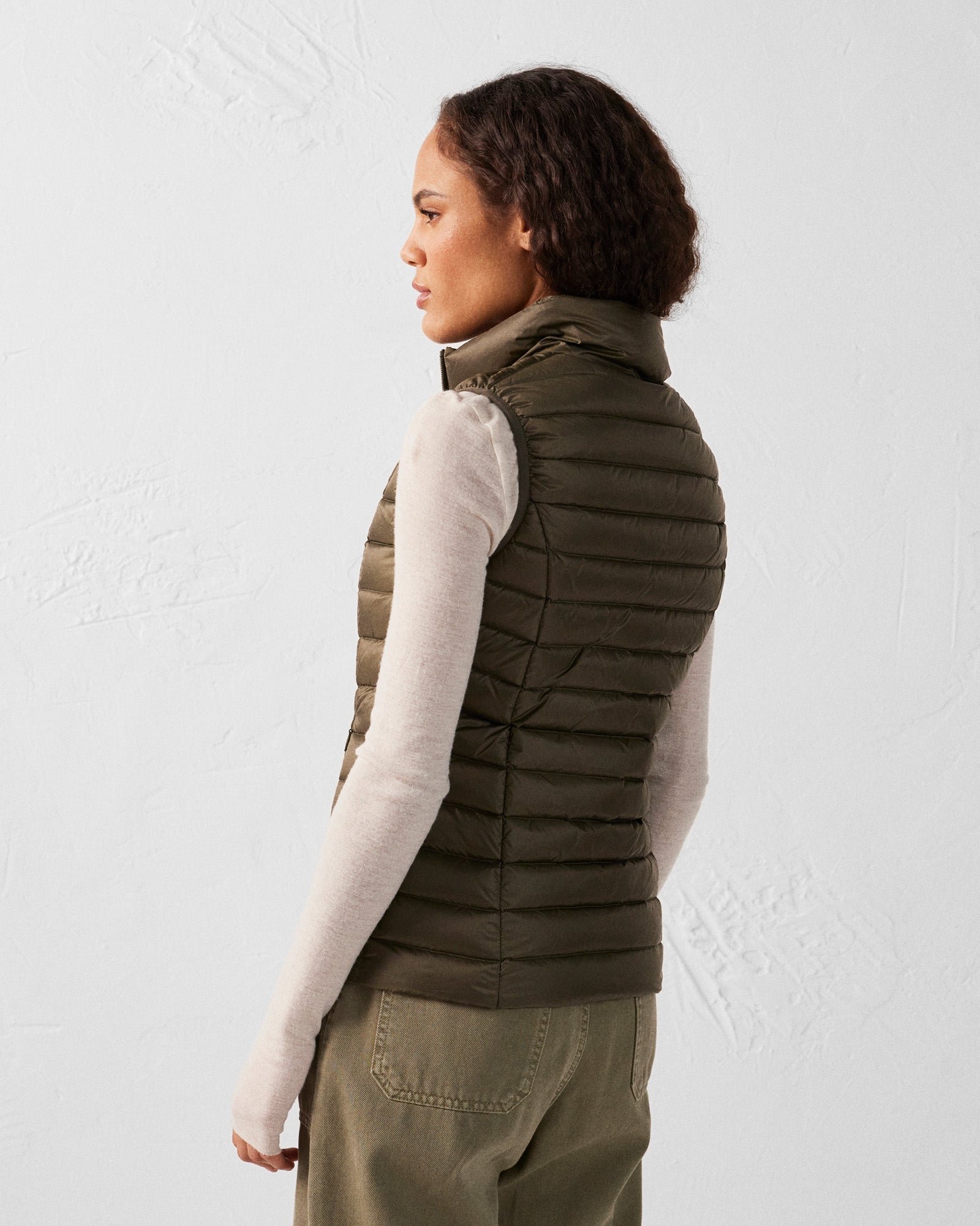 Sleeveless lightweight down vest seda JOTT Green
