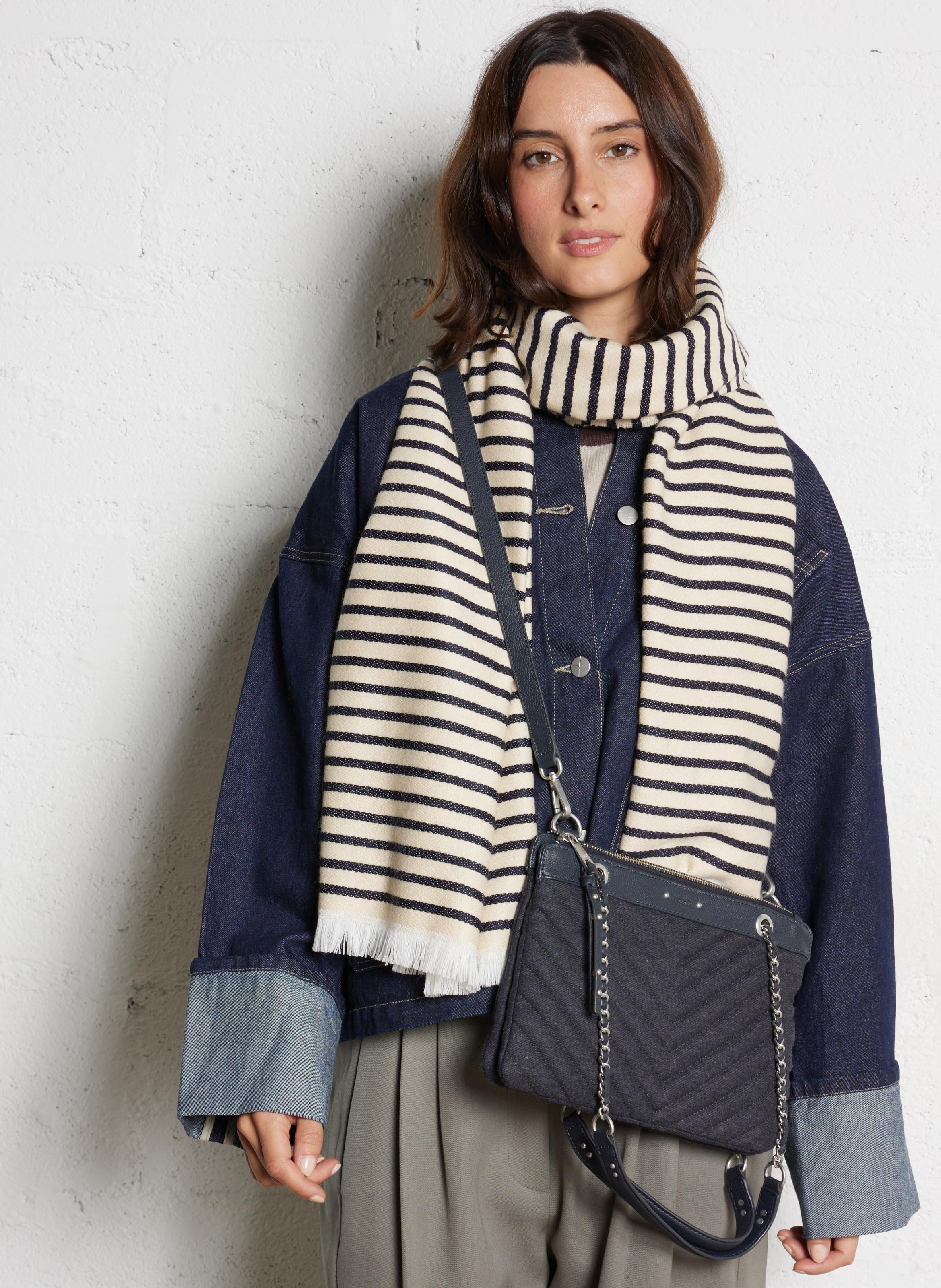 Quilted plain mix clutch bag IKKS Blue