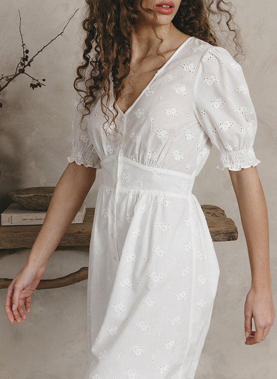 Robe courte col V en coton brodé GRACE ET MILA Blanc
