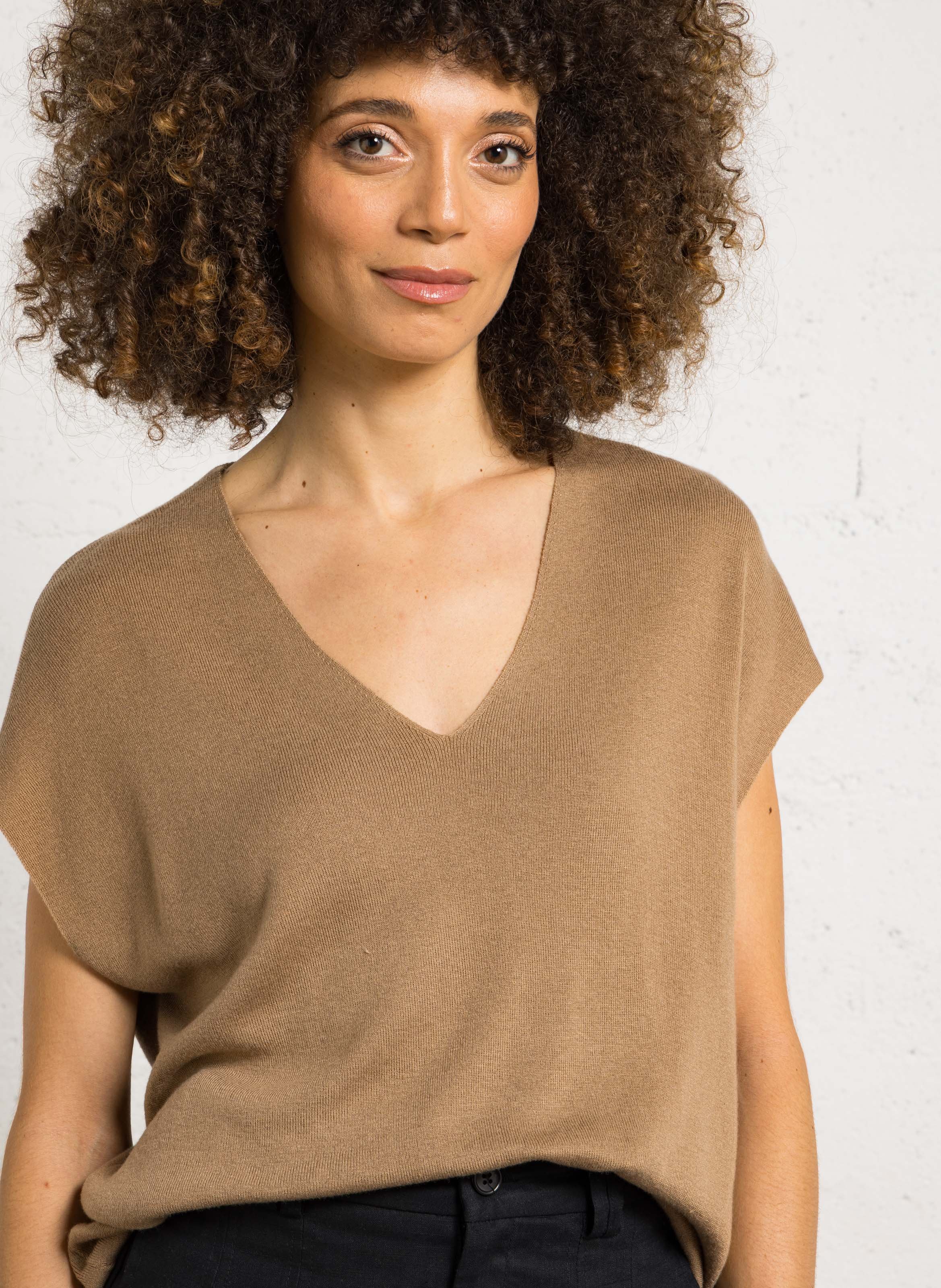 Gerade geschnittener Pullover mit V-Ausschnitt SUD EXPRESS