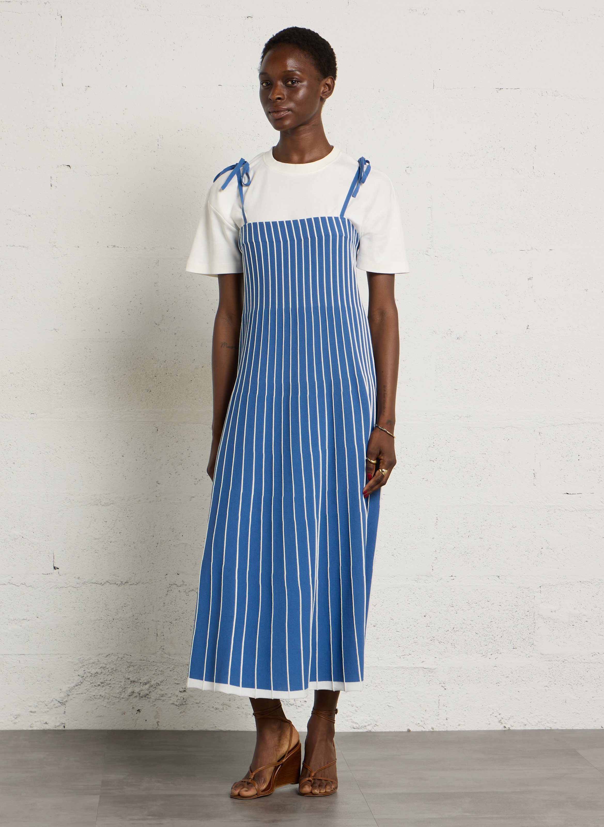 Gestreiftes Midikleid aus Baumwolle mit ausgestelltem Schnitt THE TINY BIG SISTER Blau