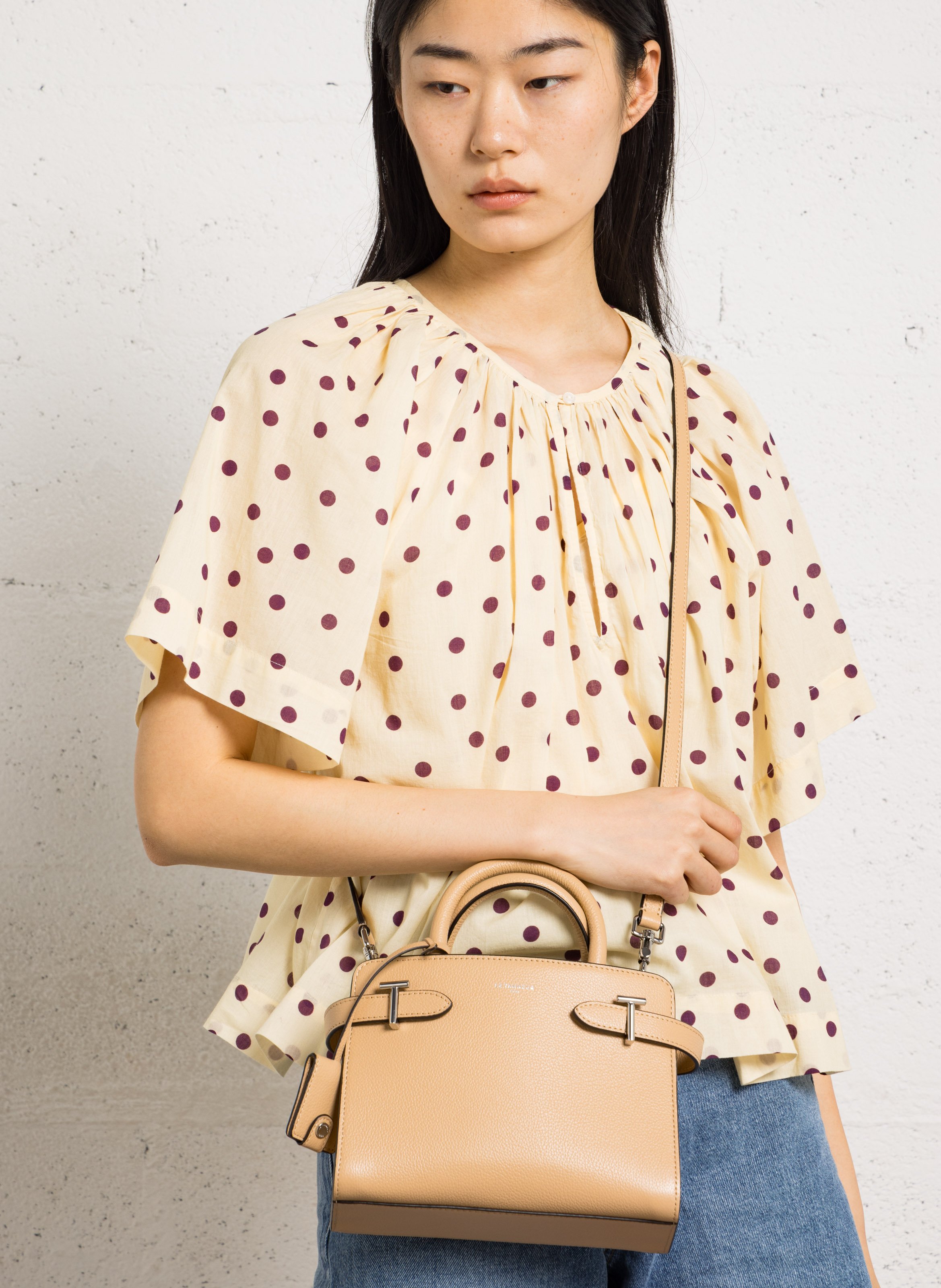 Bowlingtasche aus genarbtem Leder mit Reißverschluss Beige