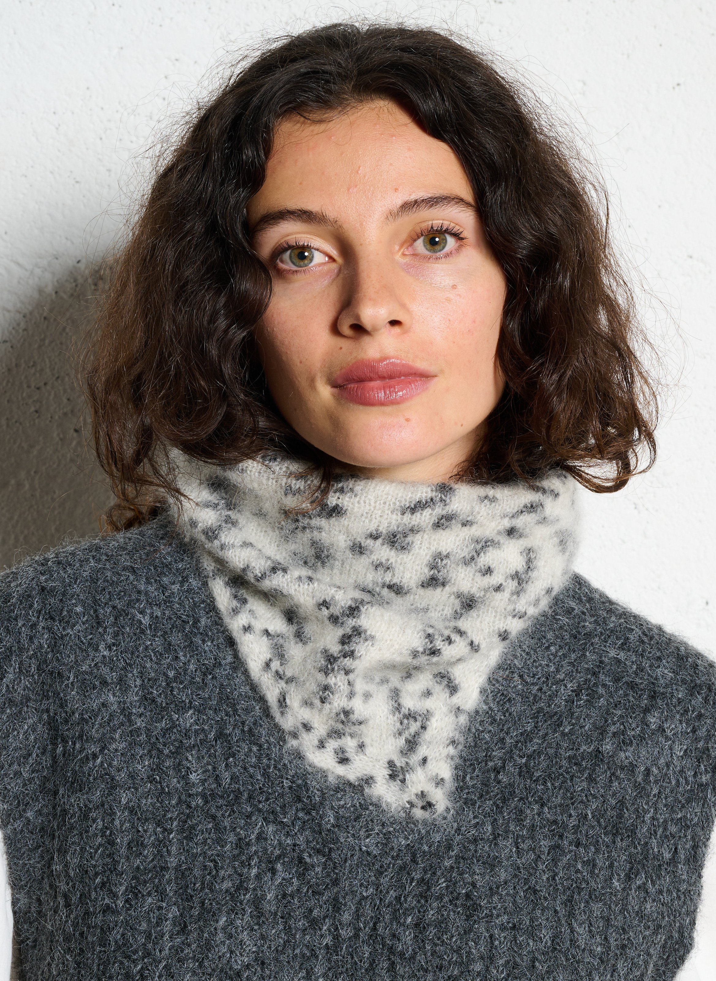 Echarpe triangle en laine mélangée DES PETITS HAUTS Blanc