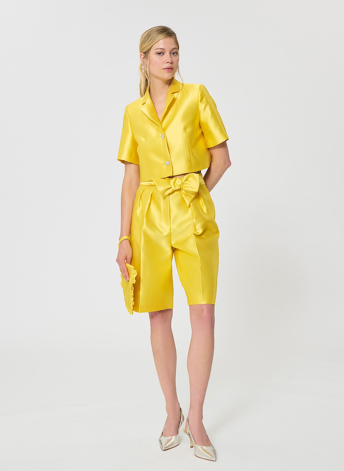 Veste courte manches courtes en satin TARA JARMON Jaune